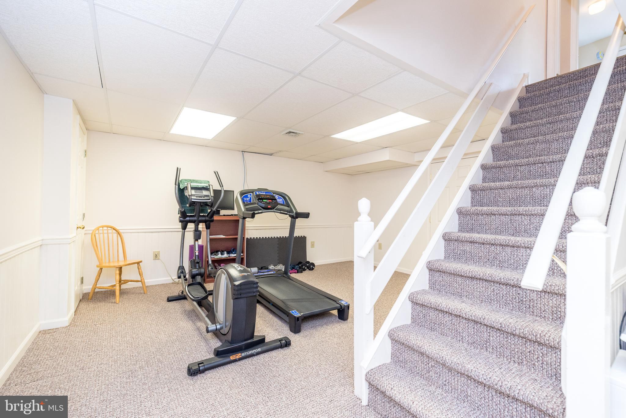 COUNTRY HUNT - Residential