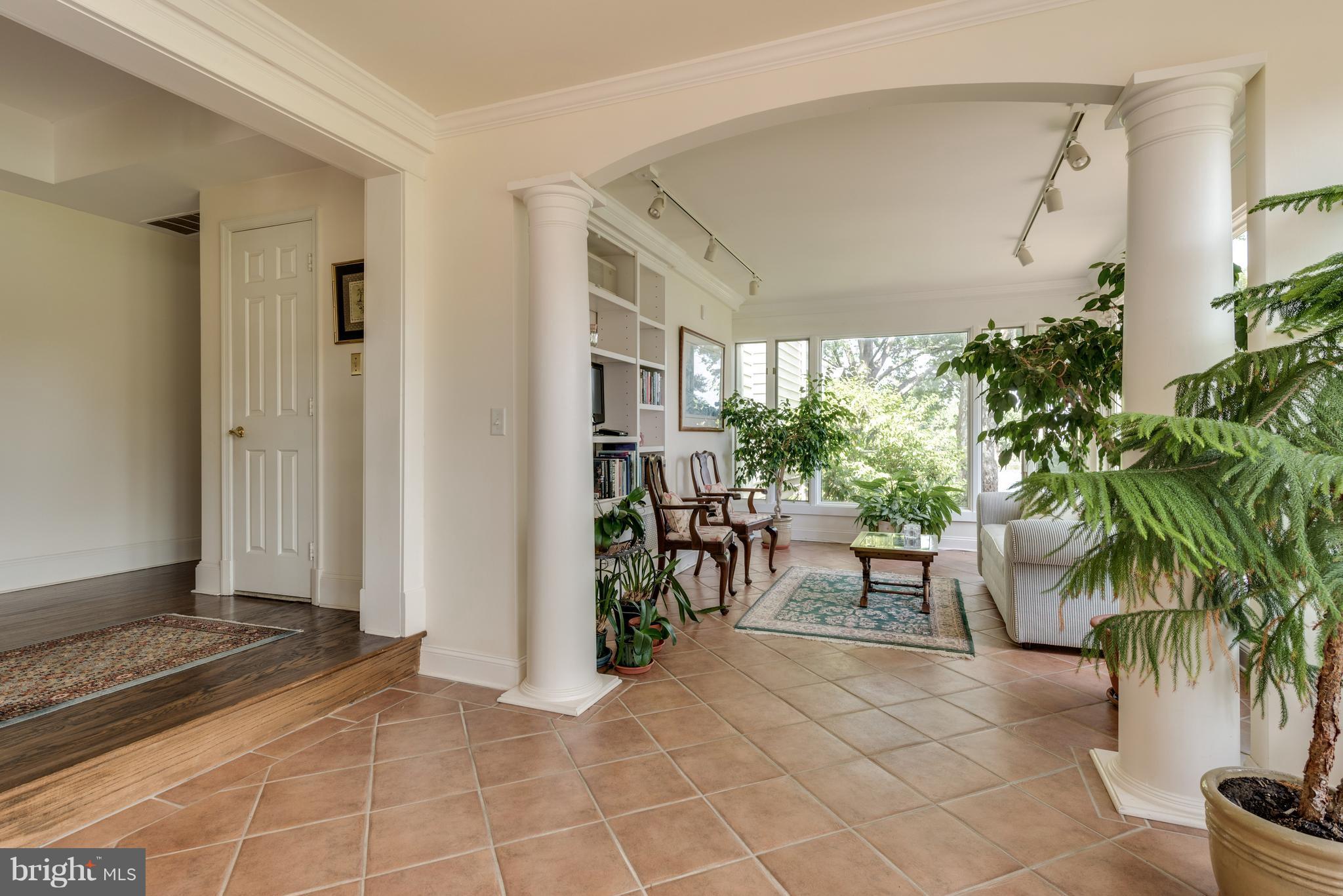 MURRAY HILL - Residential