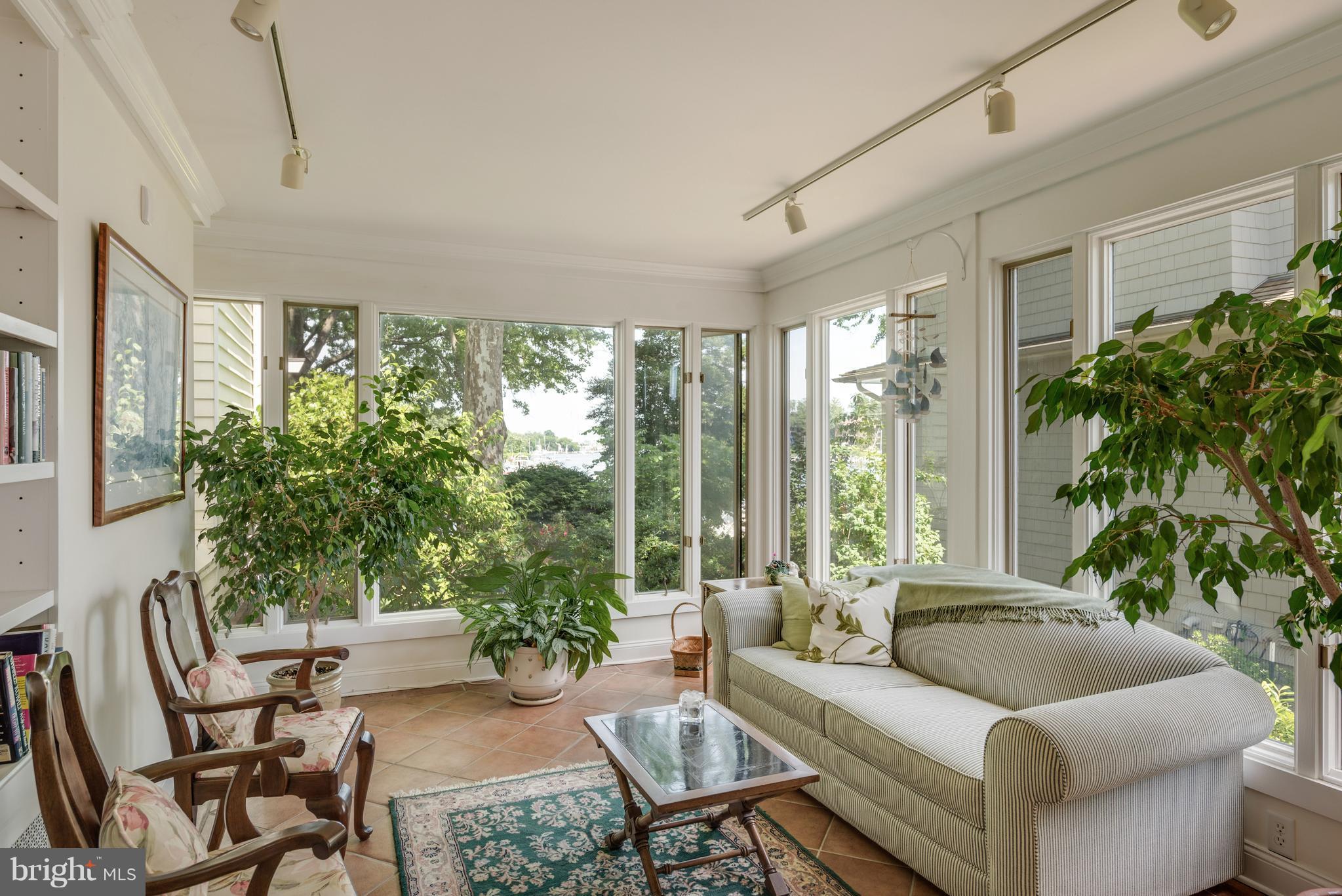 MURRAY HILL - Residential