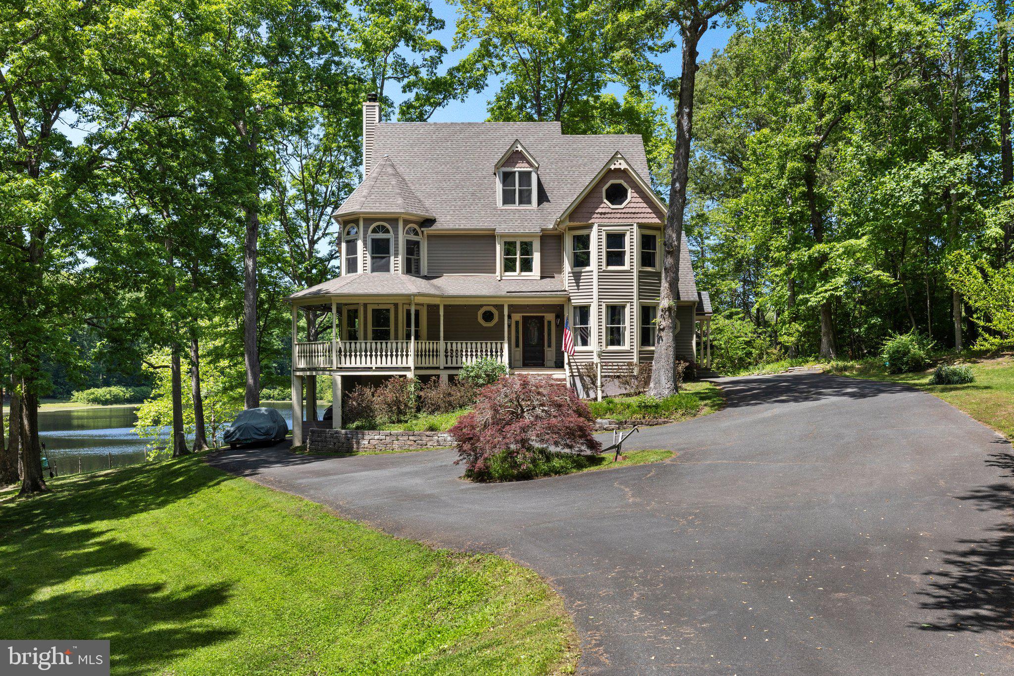 LAKE KILLARNEY - Residential