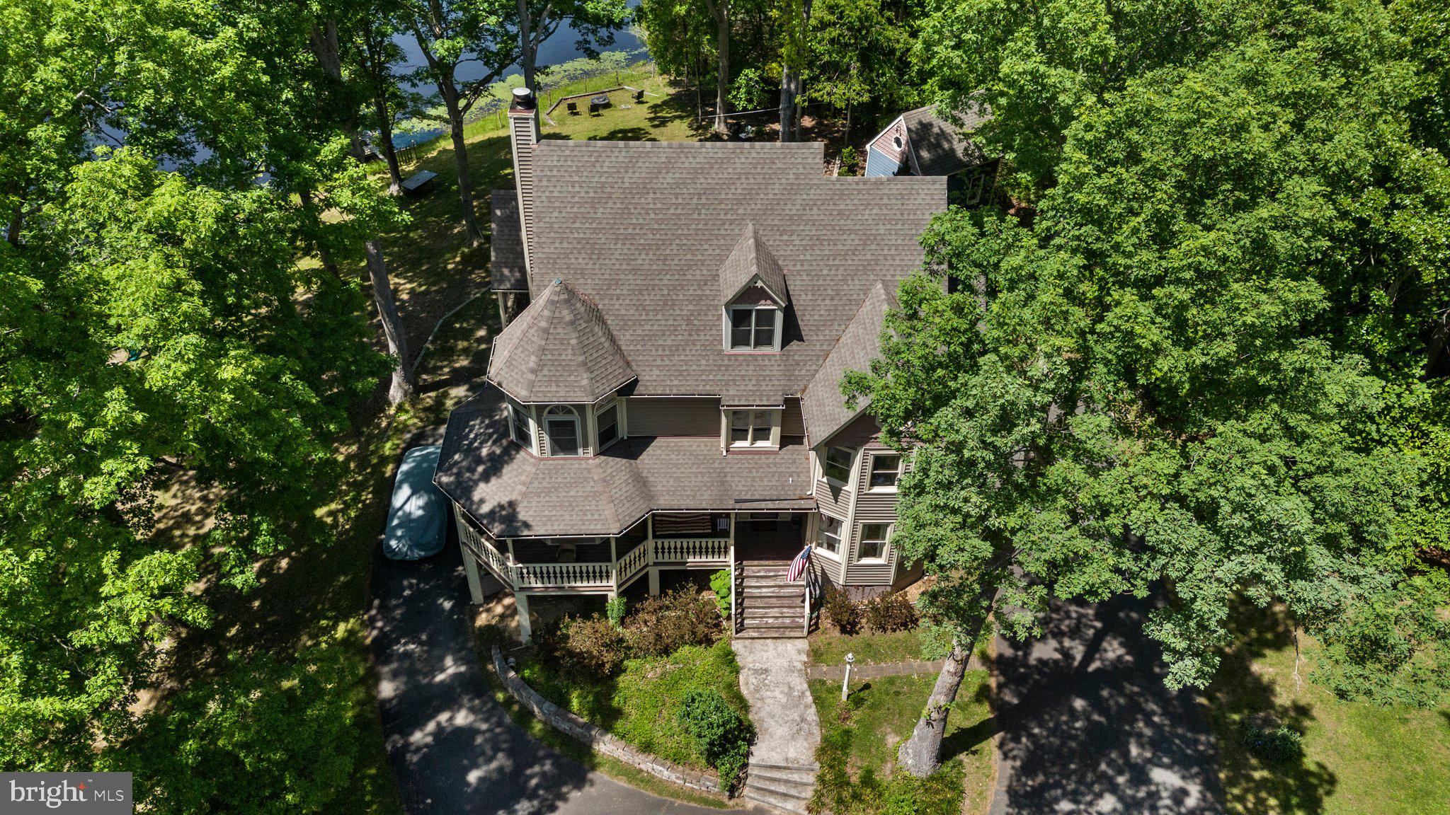 LAKE KILLARNEY - Residential