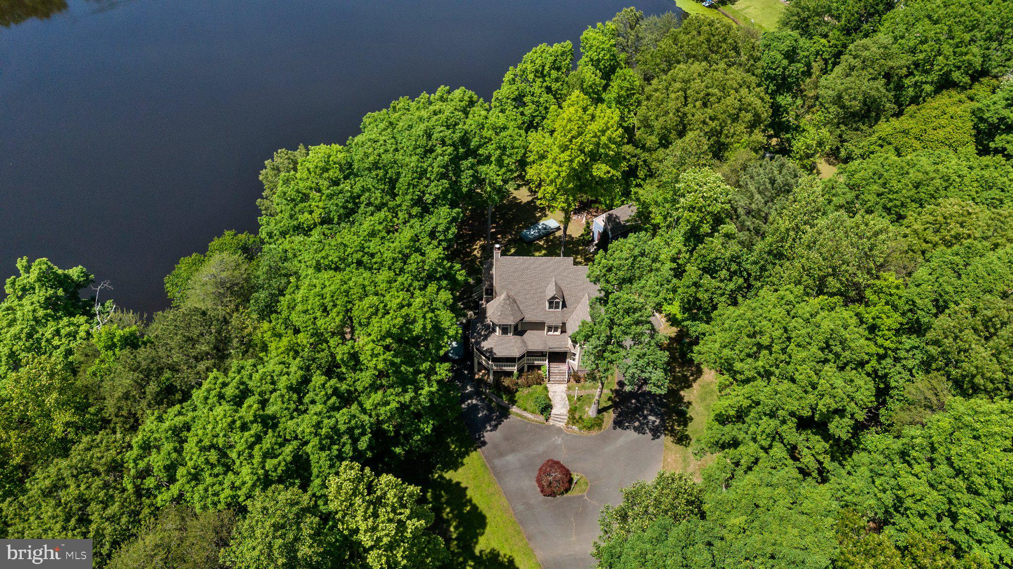 LAKE KILLARNEY - Residential