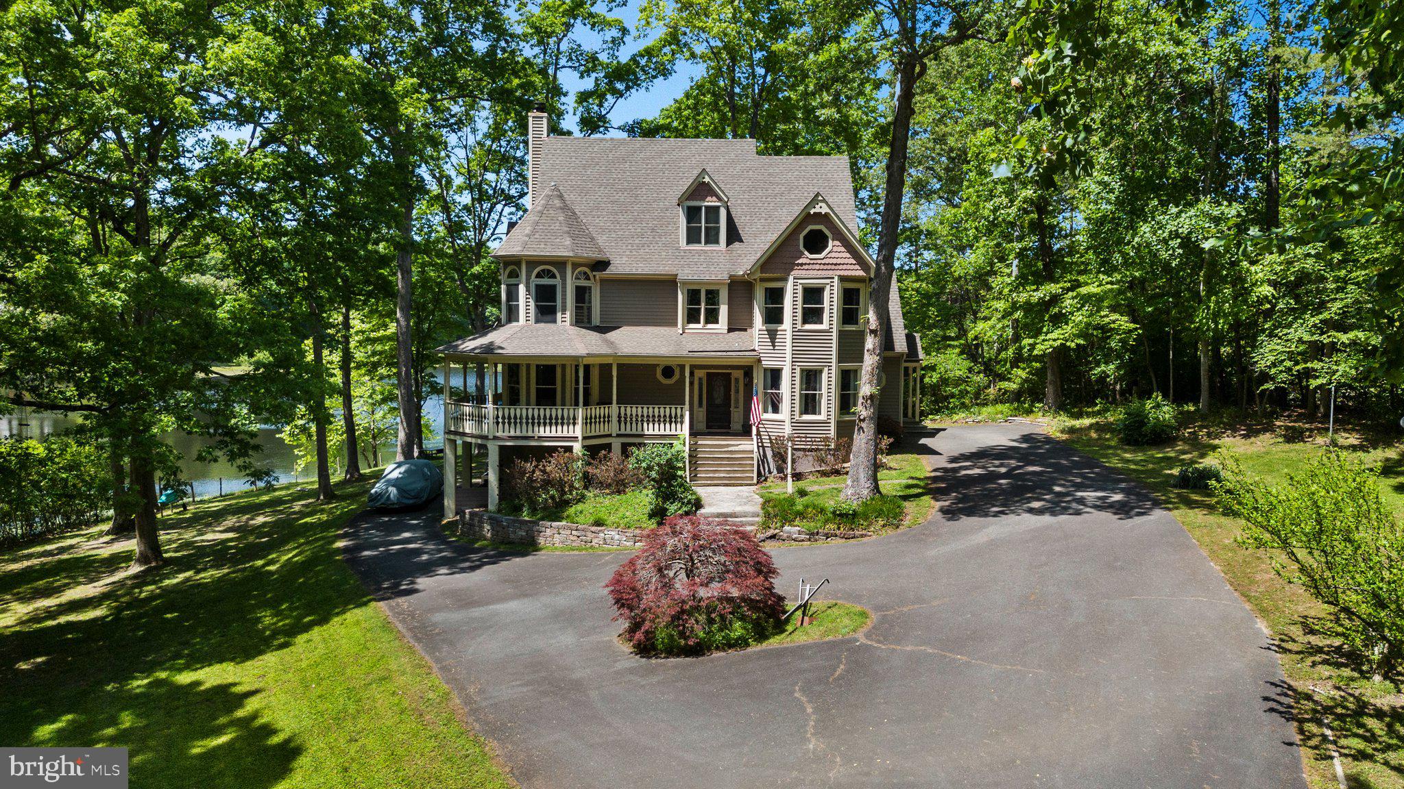 LAKE KILLARNEY - Residential