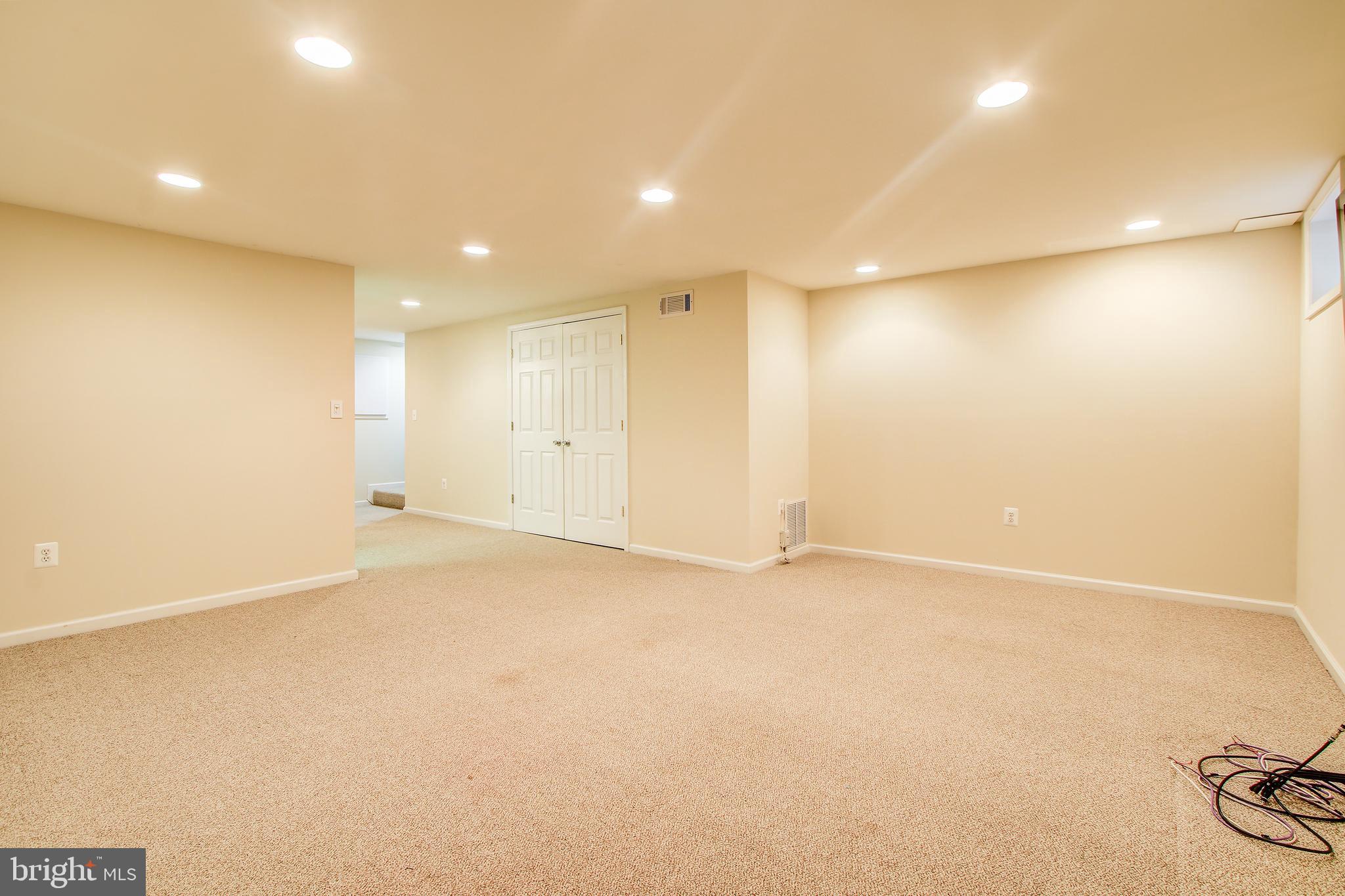 OAK HURST - Residential Lease