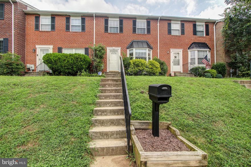 Neatly maintained brick front, 3 level finished, 3 bedroom, 2.5 bathroom, walk out stairs townhouse located in sought after Oakhurst community*****Hardwood flooring and ceramic tile cover the whole main level*****Updated kitchen includes ceramic tile floor, corian countertops and walk out to the deck*****3 good sized carpeting-floored bedroom decorated with ceiling fan*****Lower level with walk out stairs with  spacious family room which is great for entertaining*****Full bathroom in the lower level*****Great location with easy access to major highways, shopping, and eateries*****Credit Score 700+*****No Pets*****