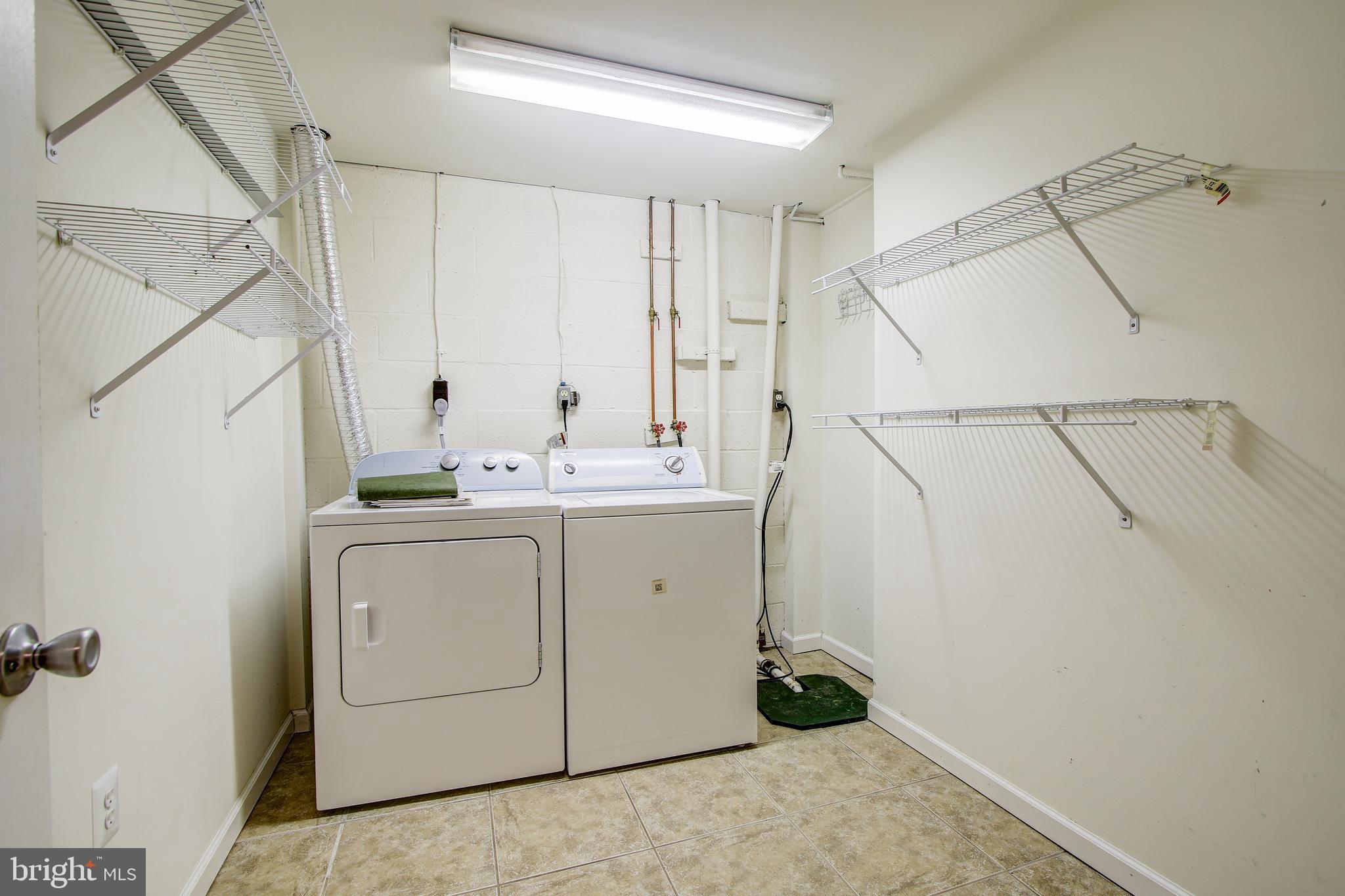 OAK HURST - Residential Lease