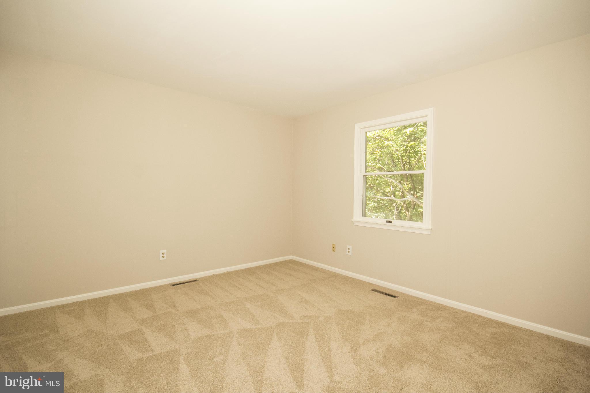 QUAKER HILLS - Residential