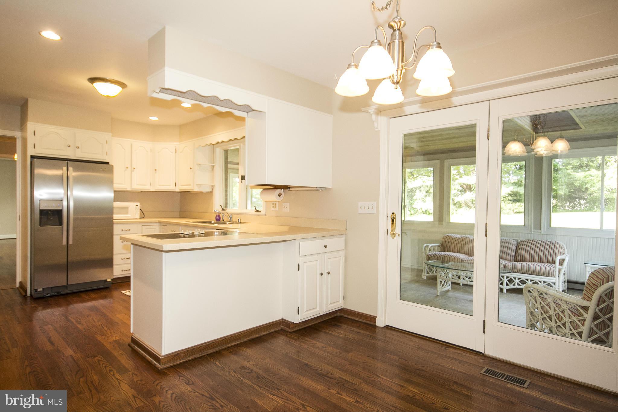 QUAKER HILLS - Residential