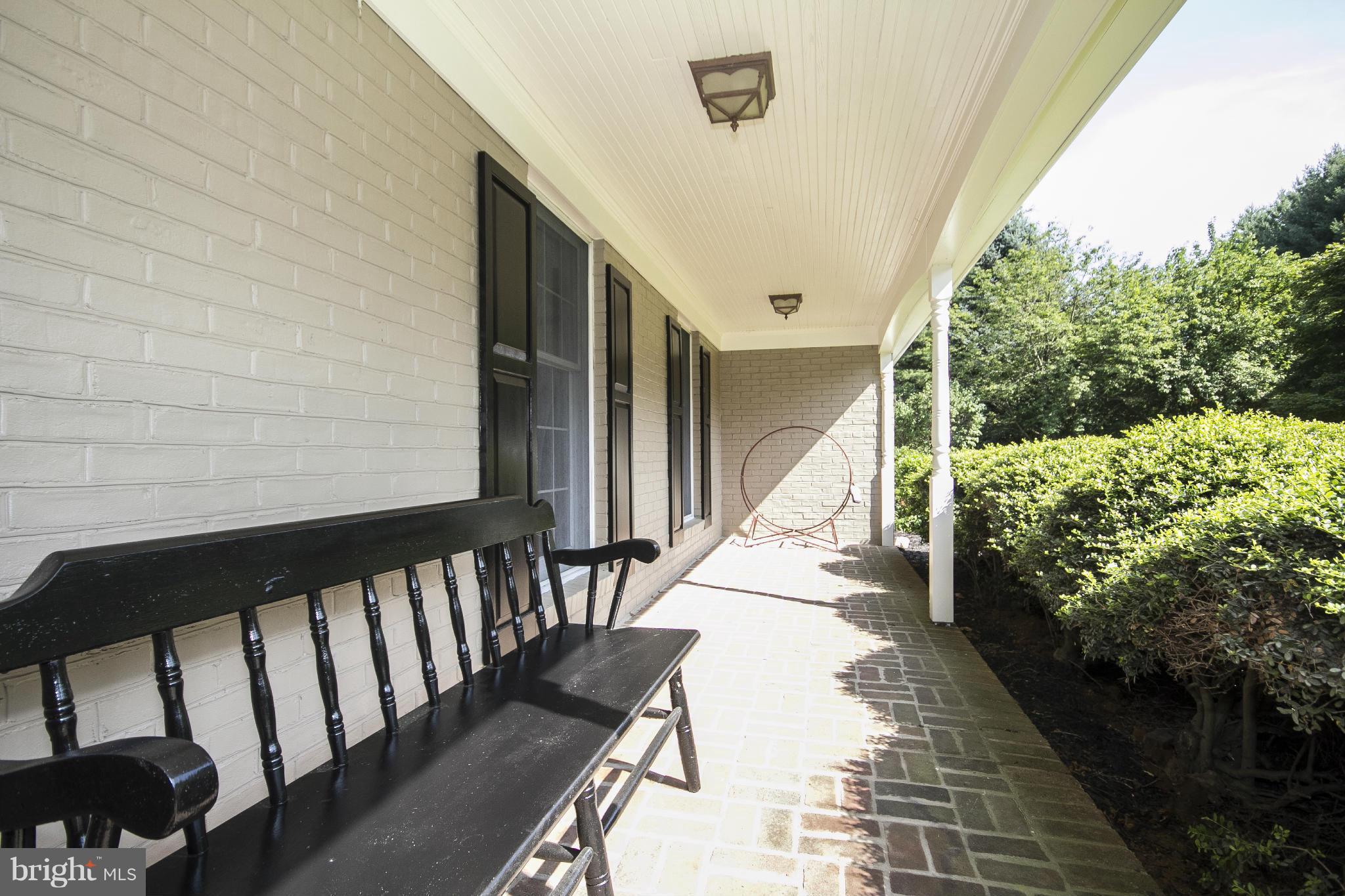 QUAKER HILLS - Residential