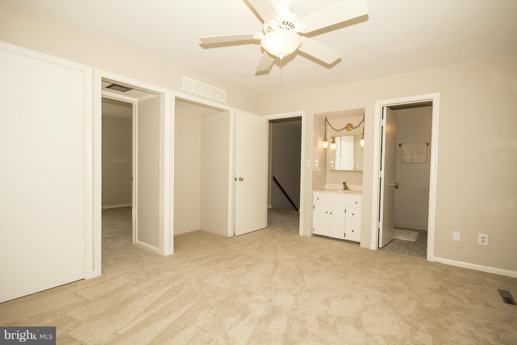 QUAKER HILLS - Residential