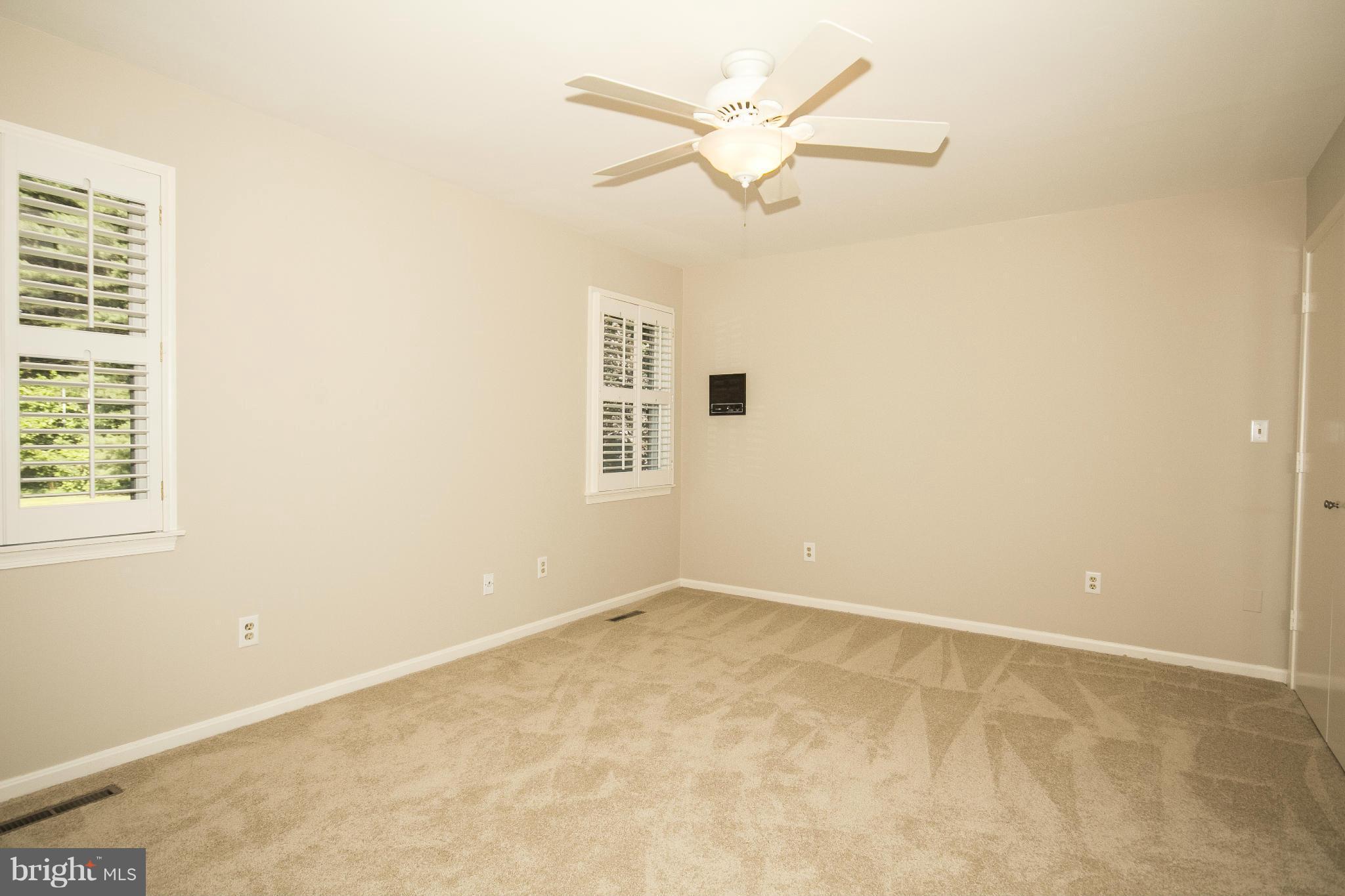 QUAKER HILLS - Residential