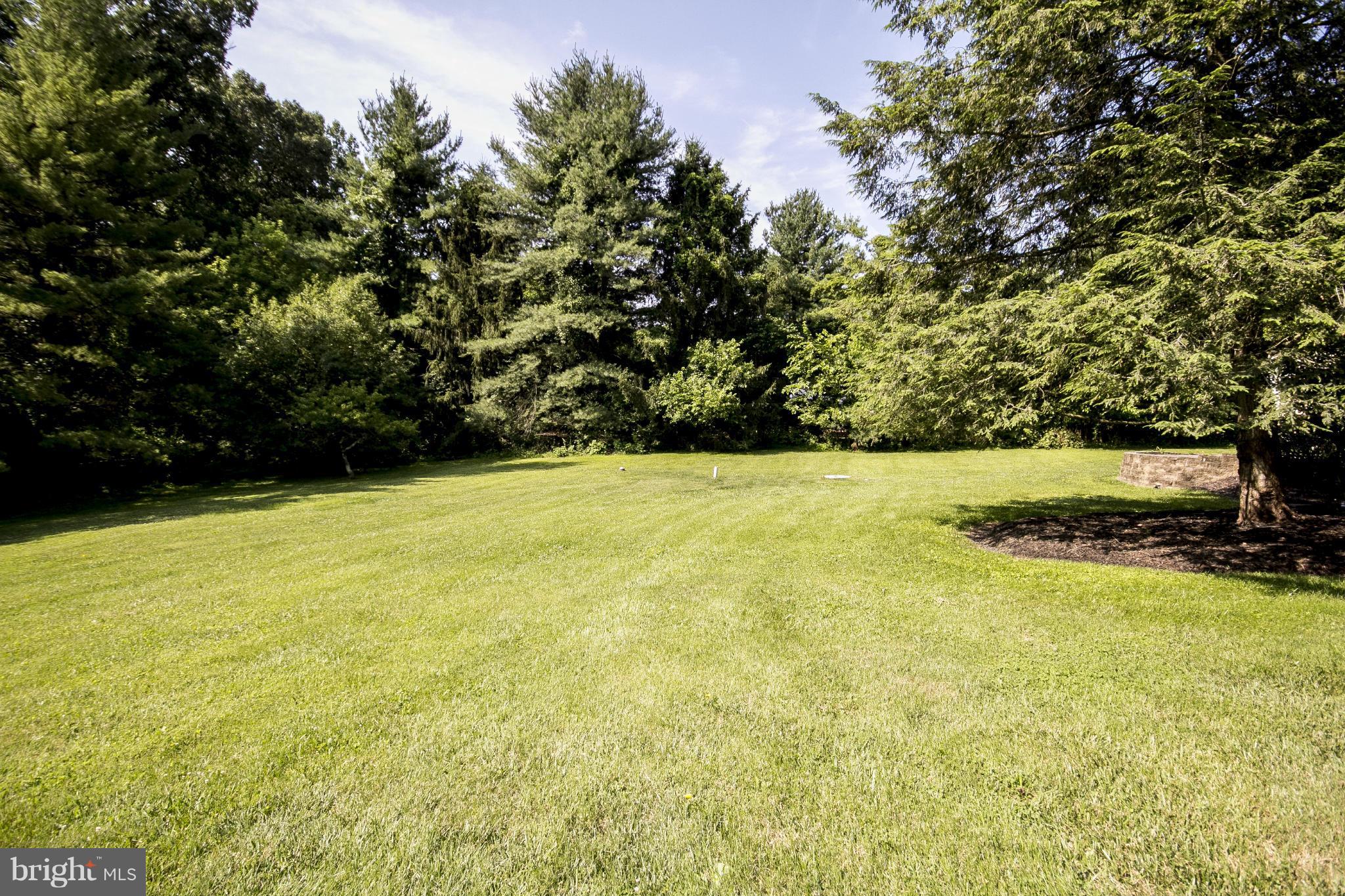 QUAKER HILLS - Residential