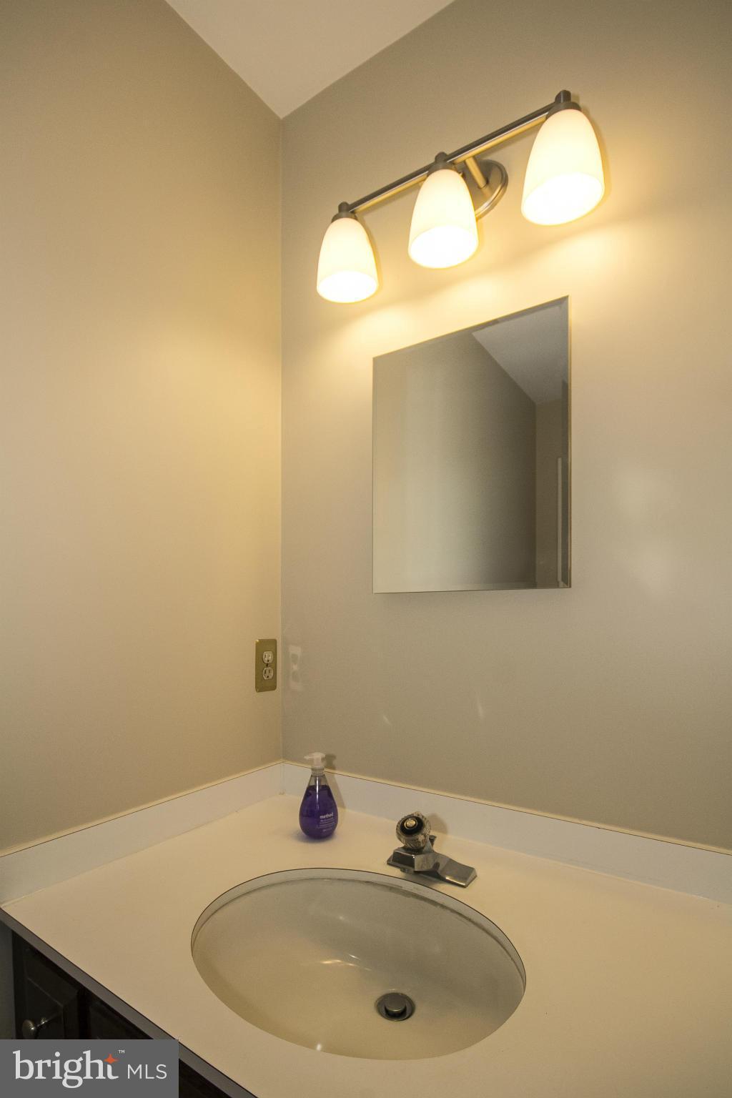 QUAKER HILLS - Residential