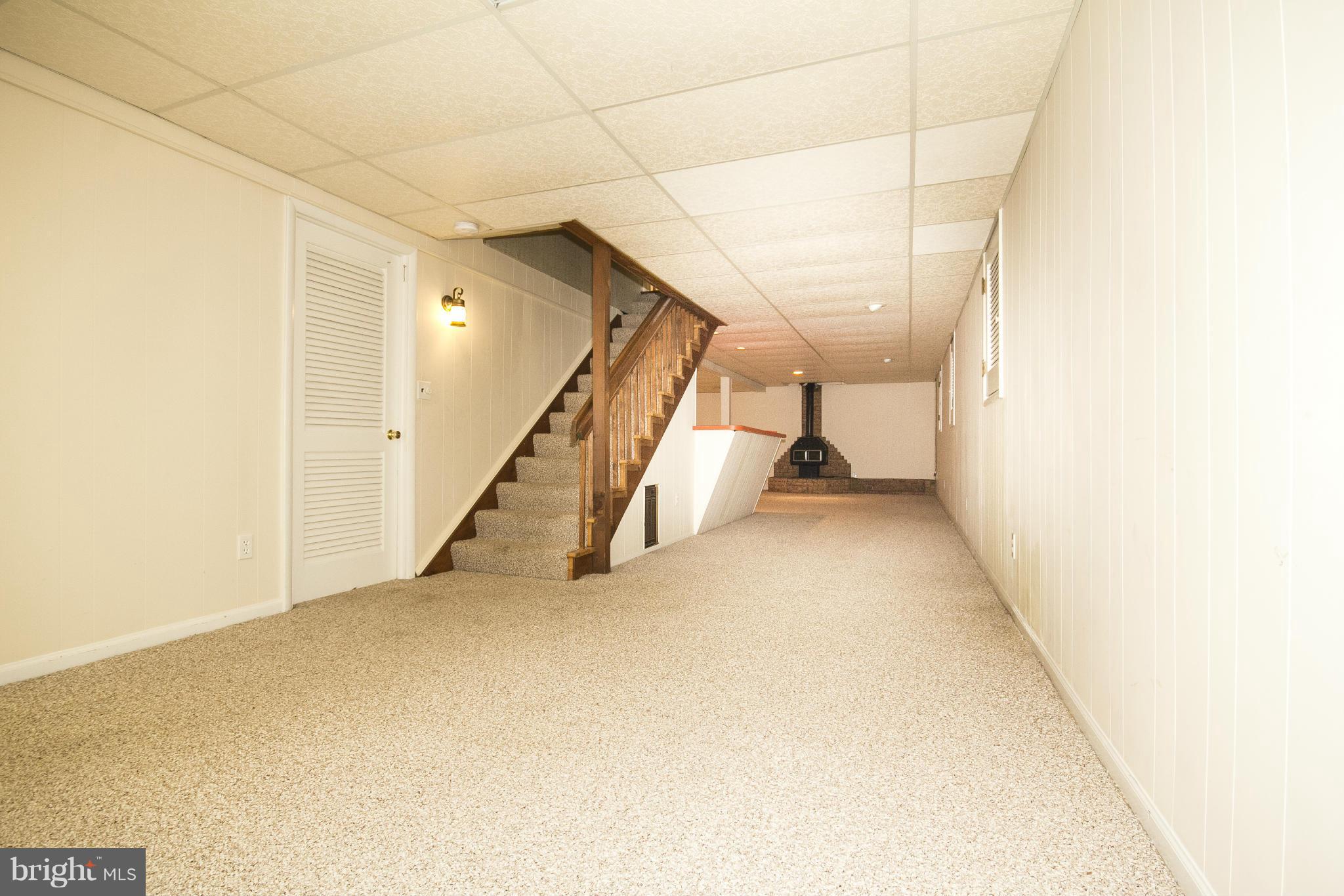 QUAKER HILLS - Residential