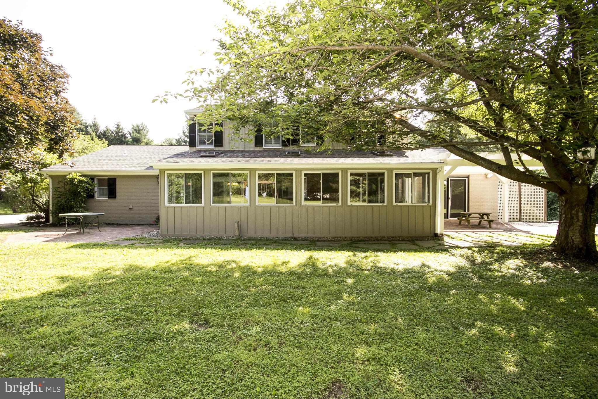 QUAKER HILLS - Residential