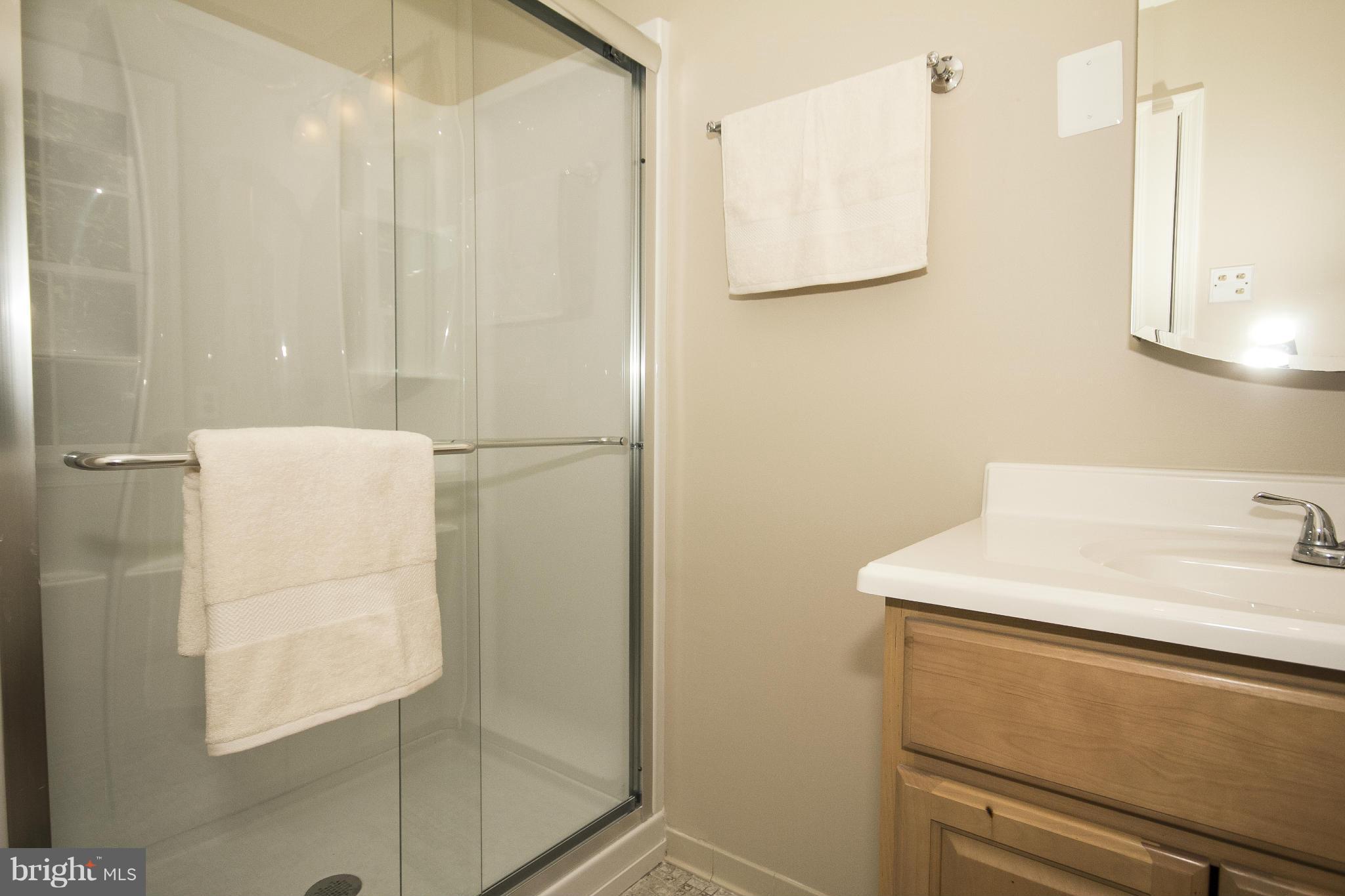 QUAKER HILLS - Residential