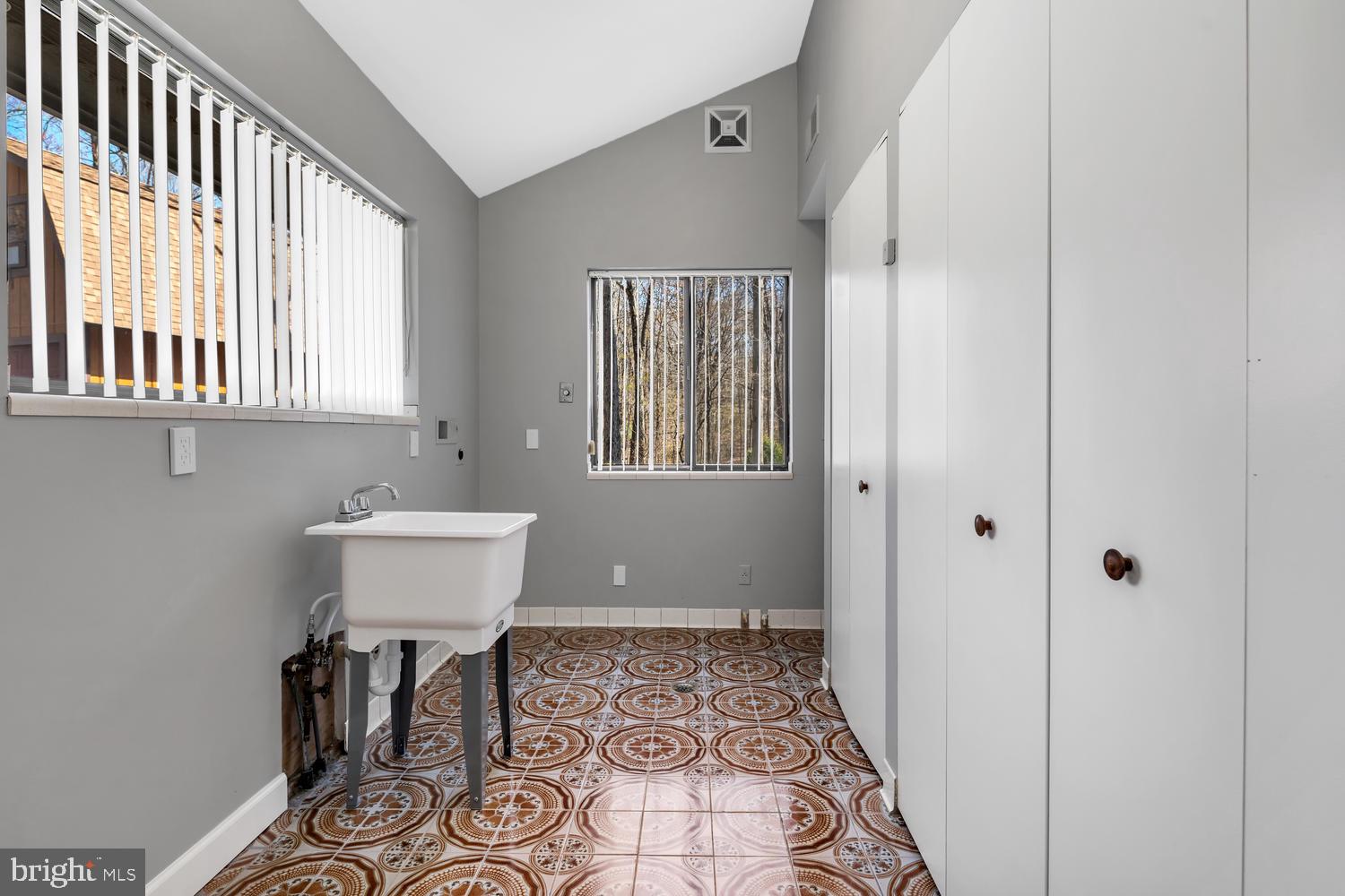 TIMBER RIDGE ESTATES - Residential