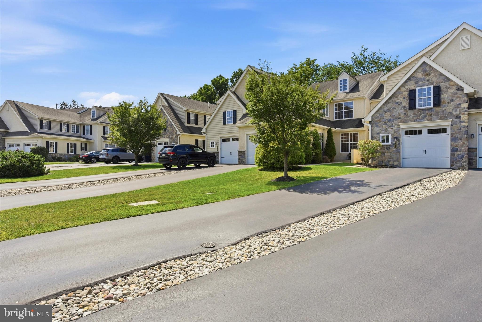 1221 DERRY LANE