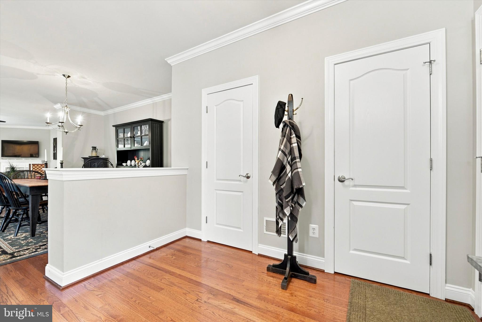 1221 DERRY LANE