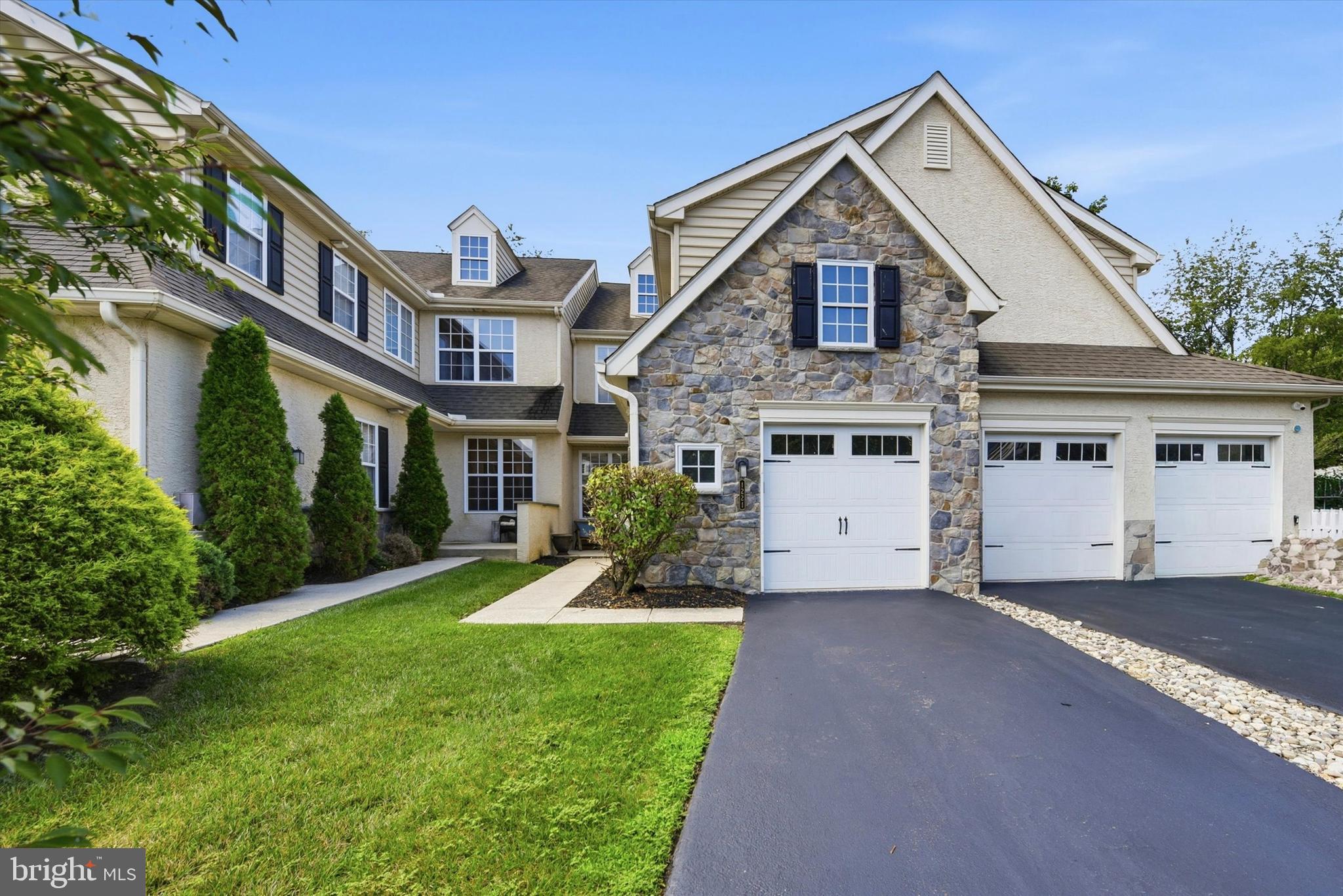 1221 DERRY LANE
