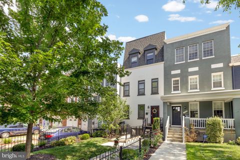 1526 MASSACHUSETTS AVENUE SE 1 WASHINGTON DC 20003