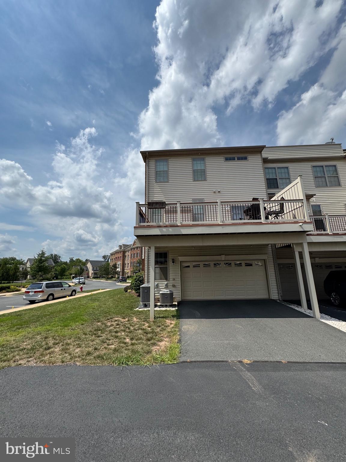 43117 SHORE SQUARE