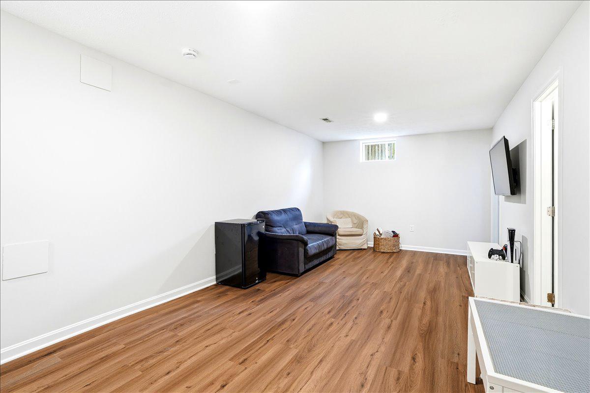NEW MARKET WEST - Residential