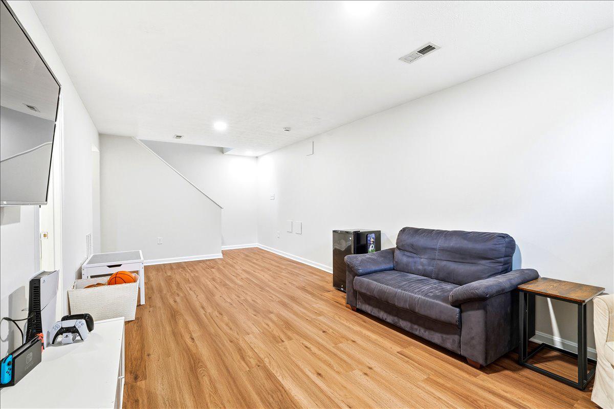 NEW MARKET WEST - Residential