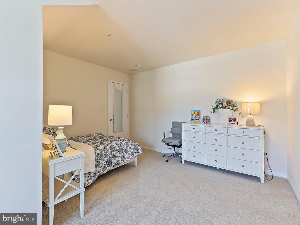 REGENCY AT HILLTOWN - Residential