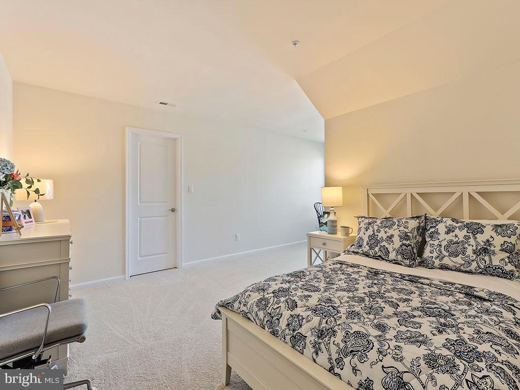 REGENCY AT HILLTOWN - Residential