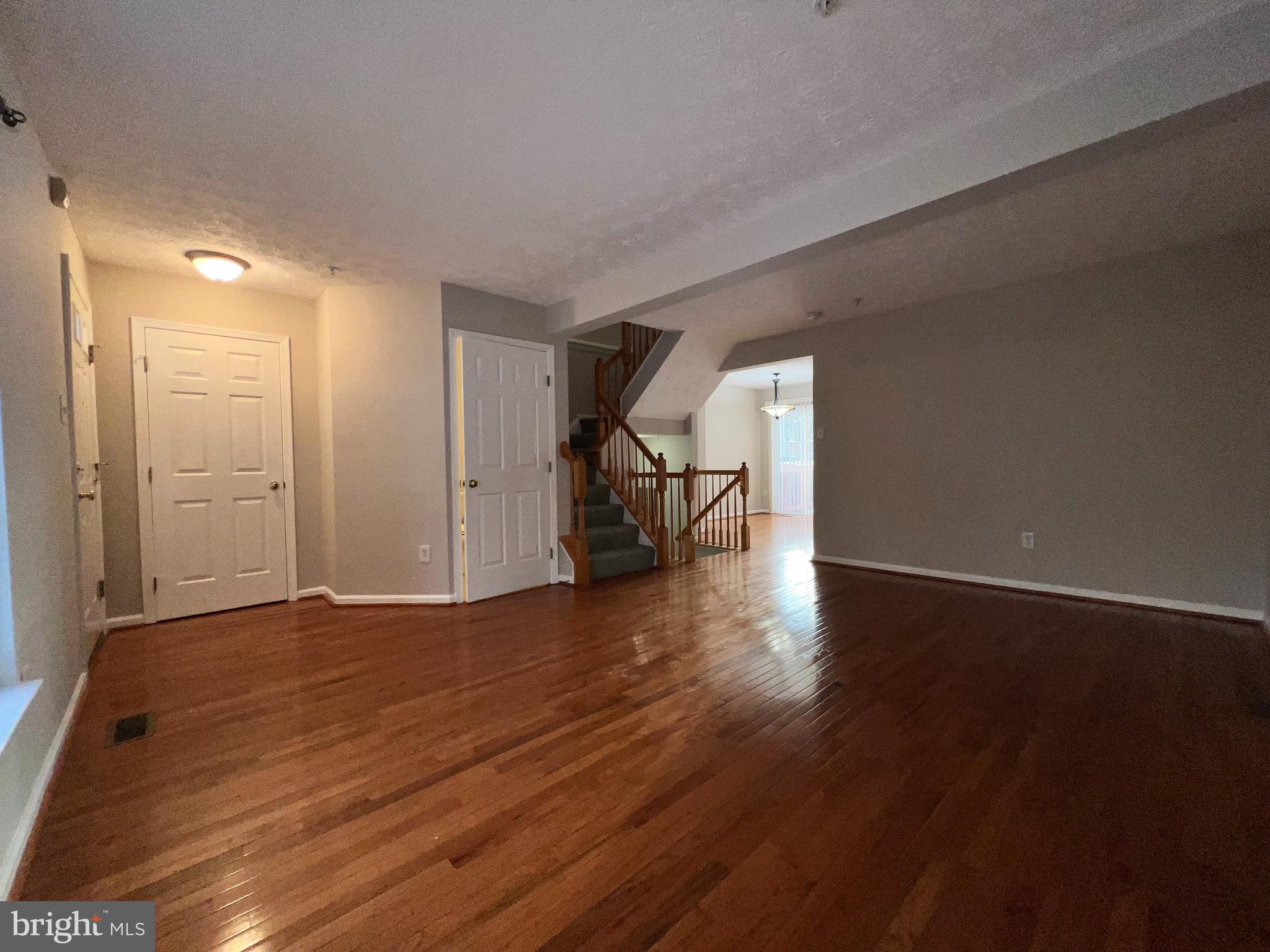 COLLEGE - Residential