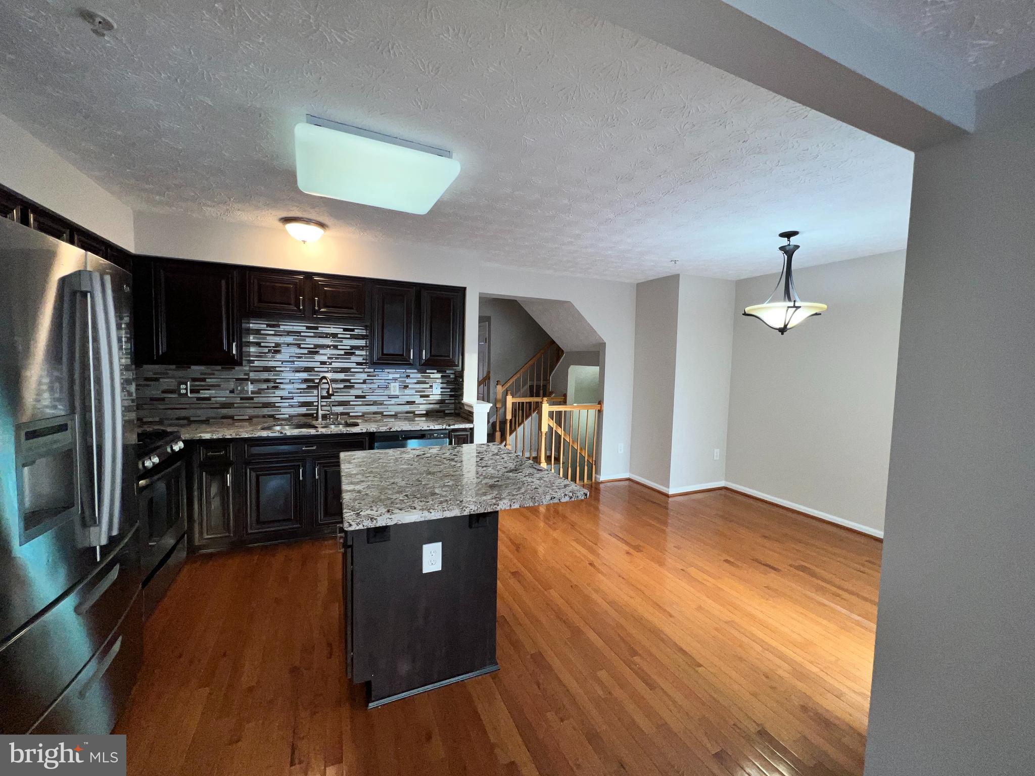 COLLEGE - Residential