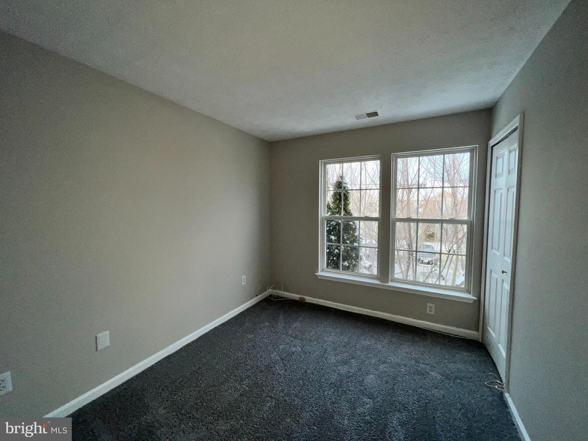 COLLEGE - Residential