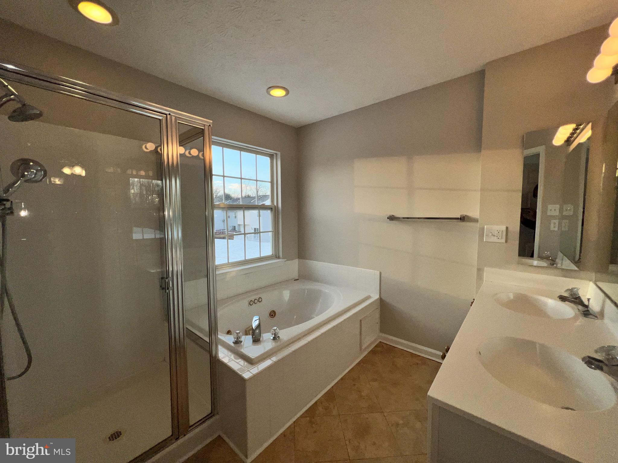 COLLEGE - Residential