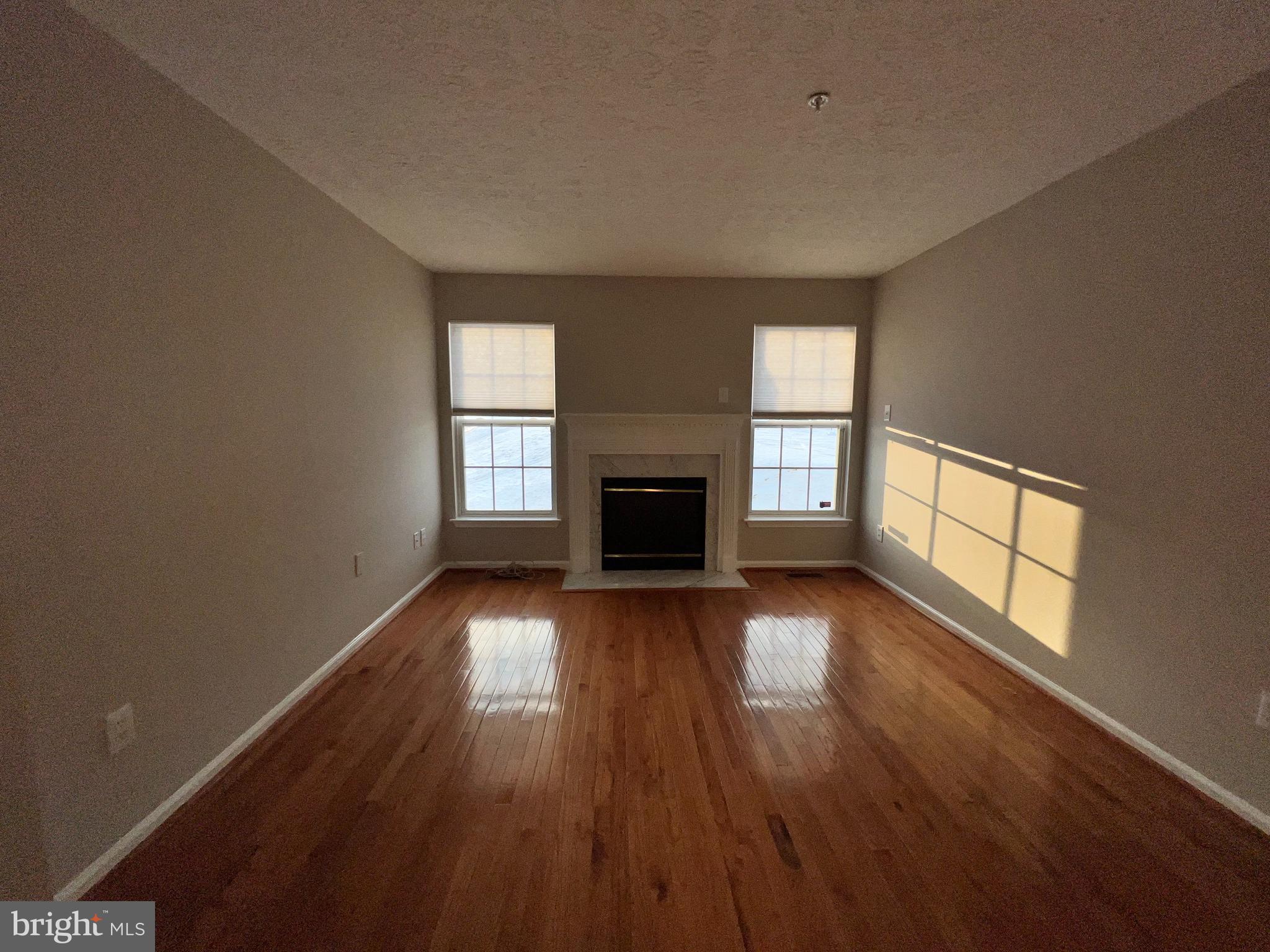 COLLEGE - Residential