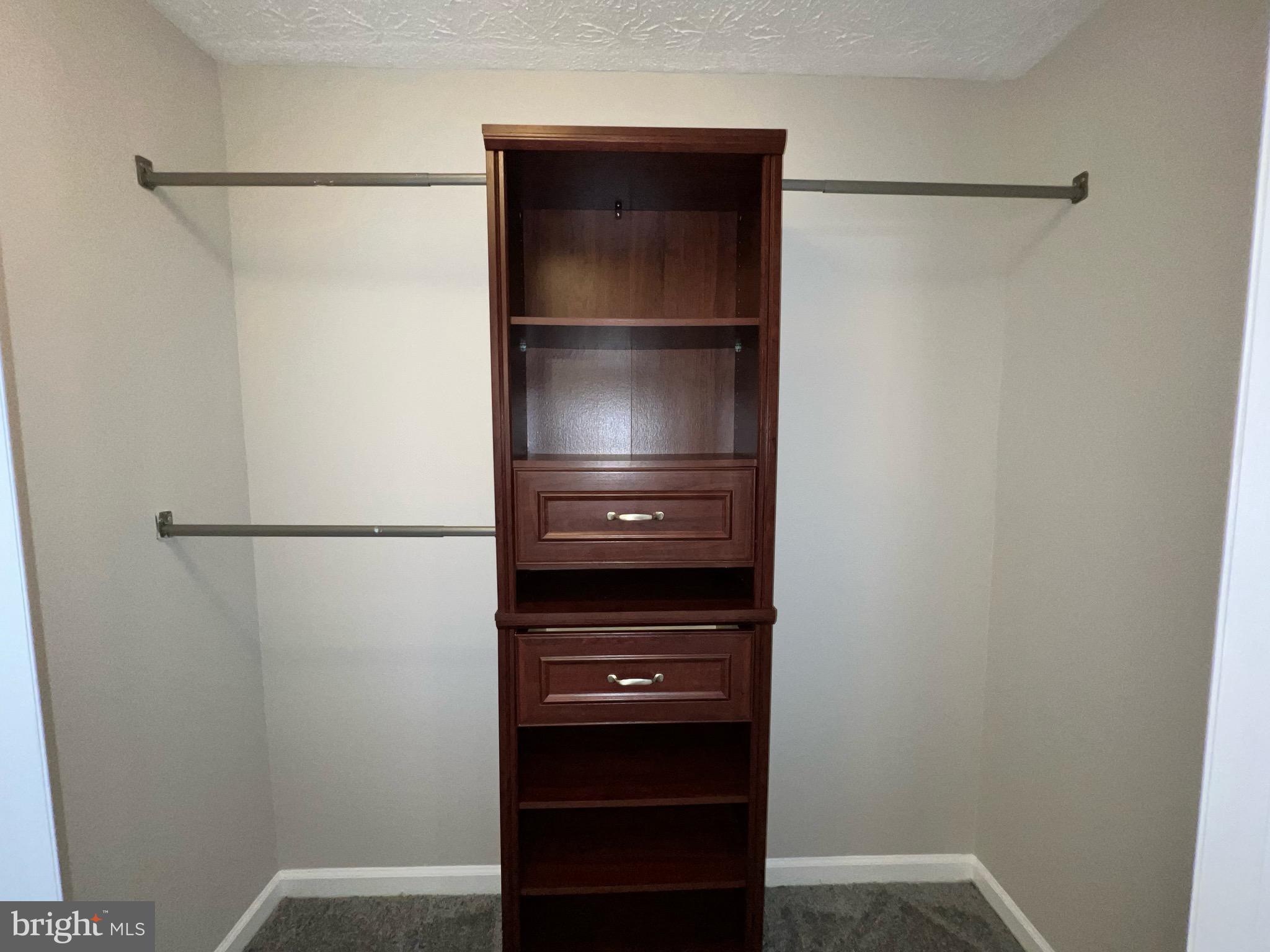 COLLEGE - Residential