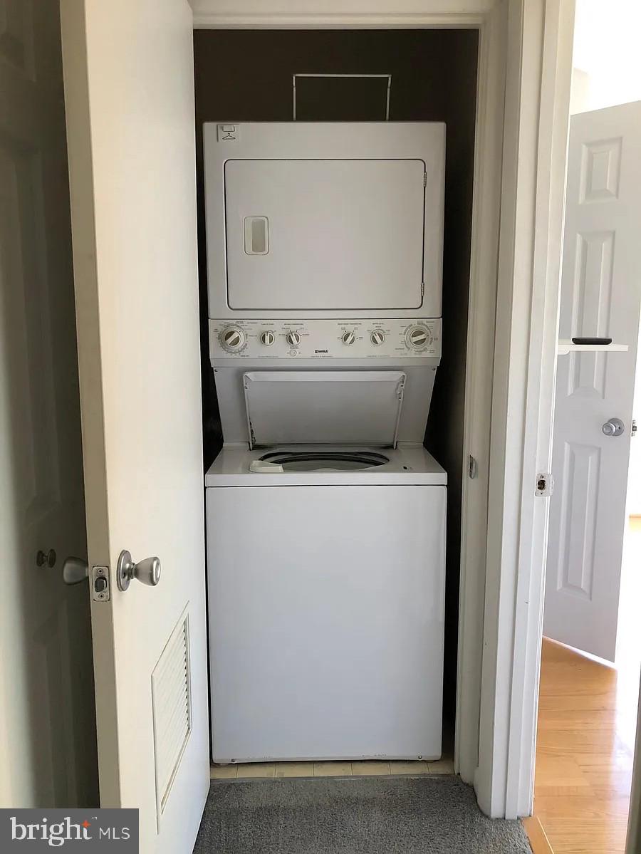 ANNAPOLIS OVERLOOK - Residential