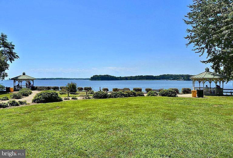 ANNAPOLIS OVERLOOK - Residential