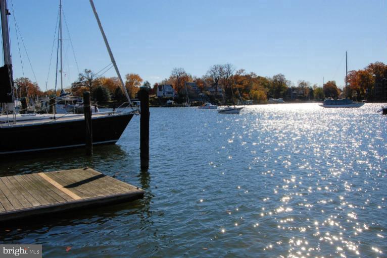 ANNAPOLIS OVERLOOK - Residential