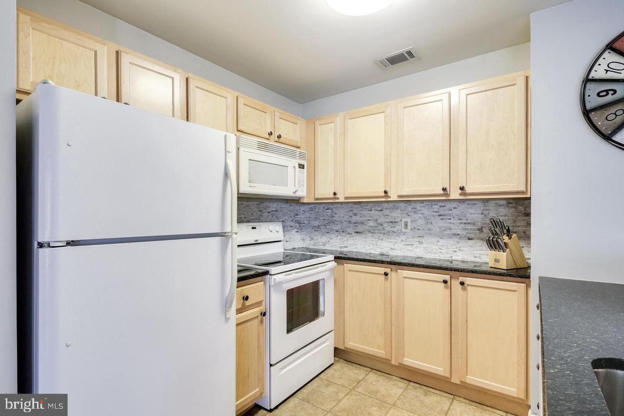 ANNAPOLIS OVERLOOK - Residential