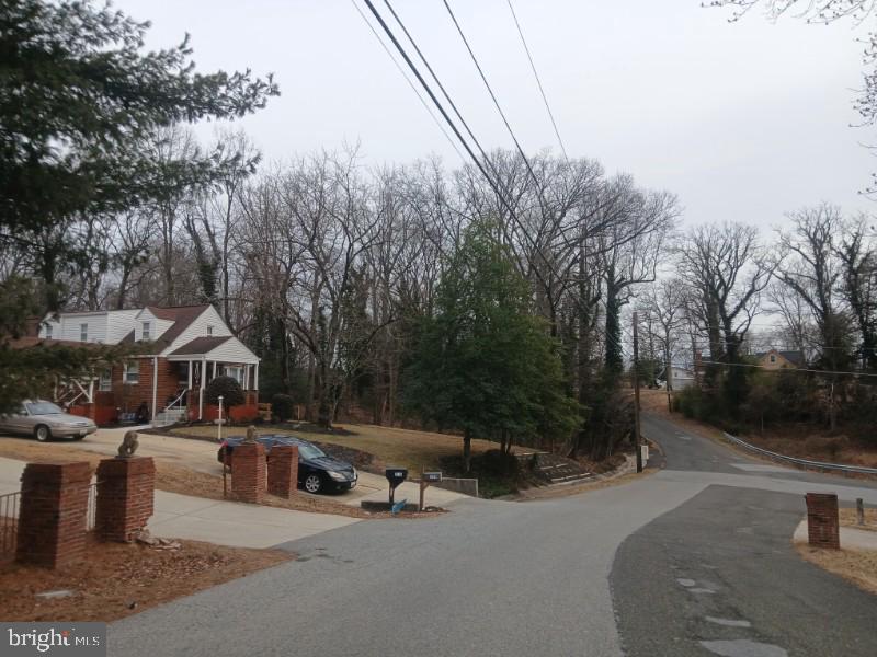 BARNABY MANOR OAKS - Residential