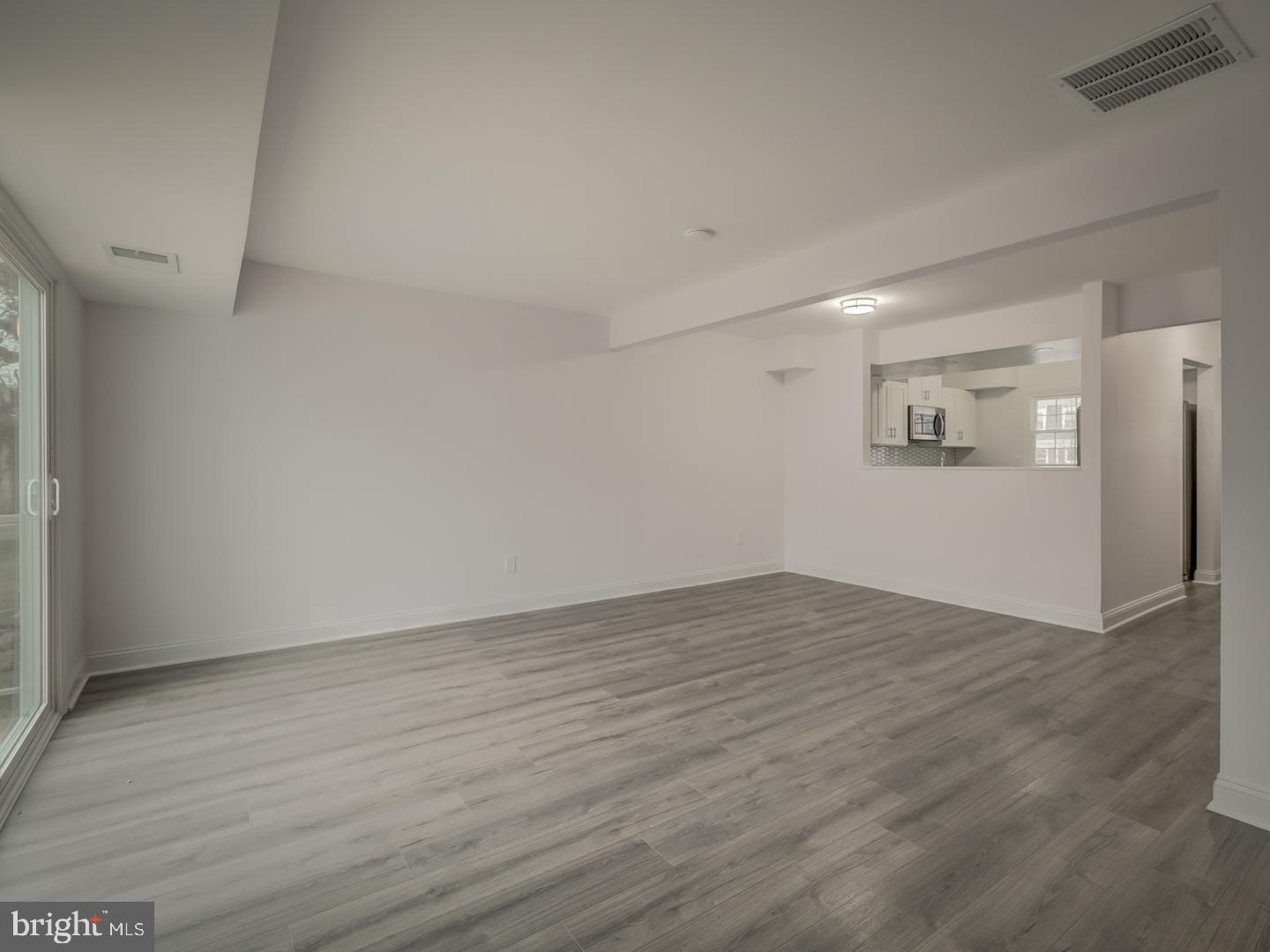 THE MEADOWS - Residential Lease