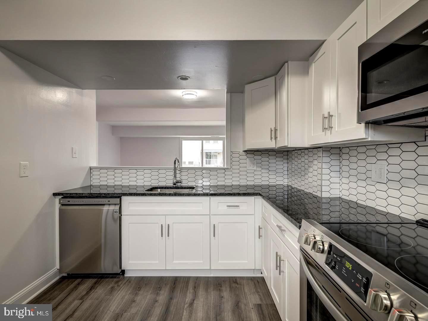 THE MEADOWS - Residential Lease