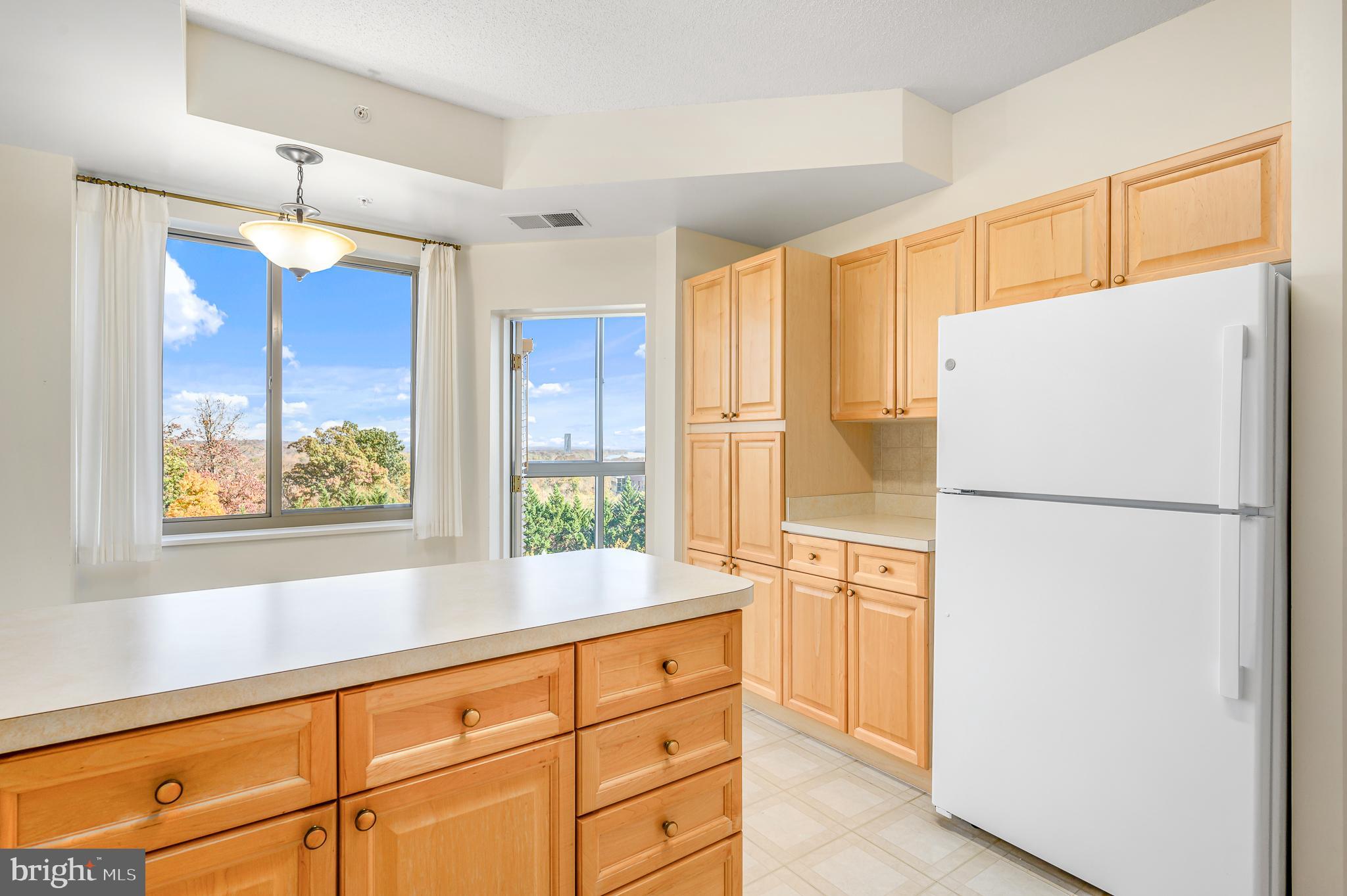 LANSDOWNE WOODS - Residential Lease