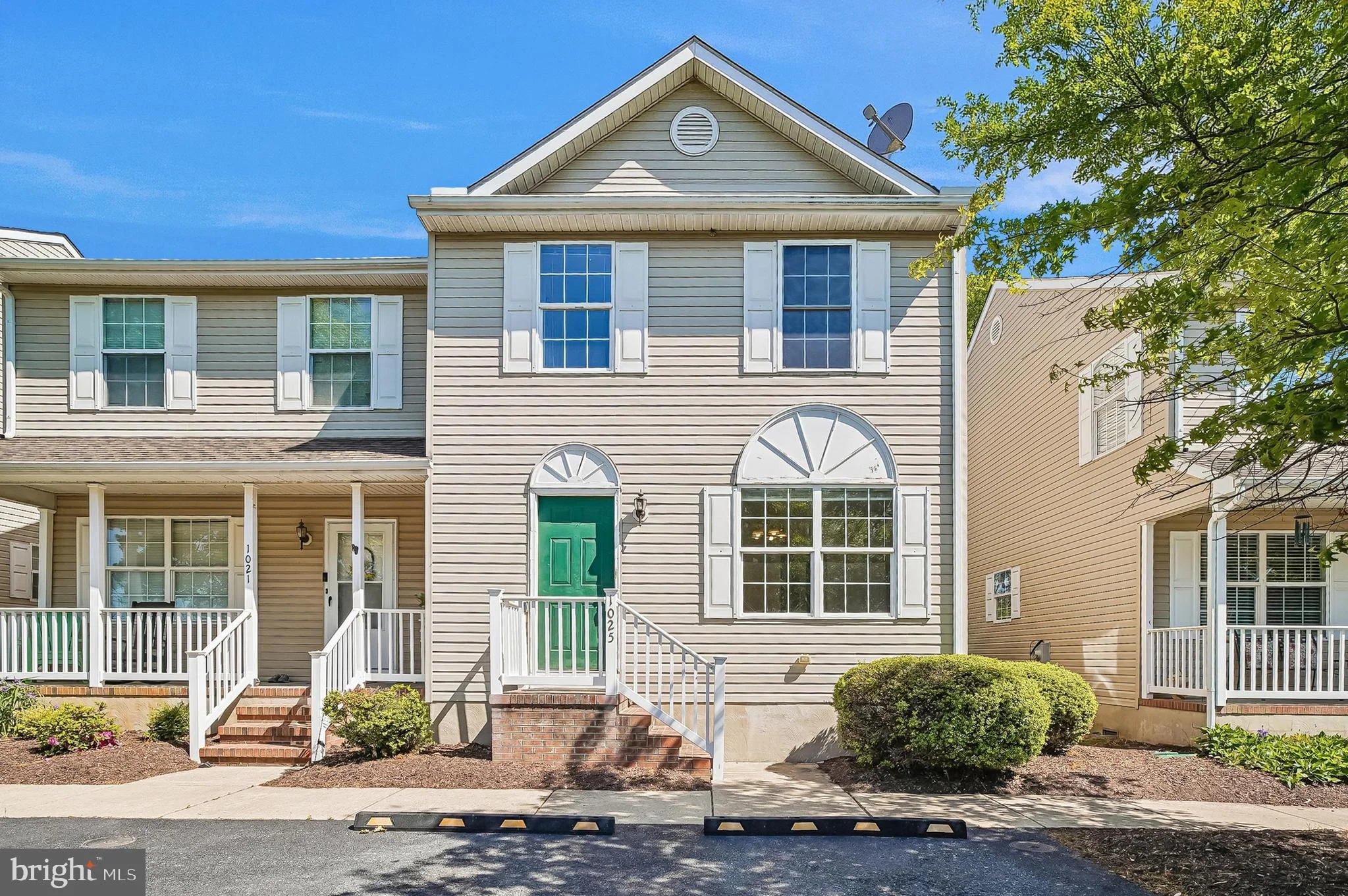 1025 Dundee Court