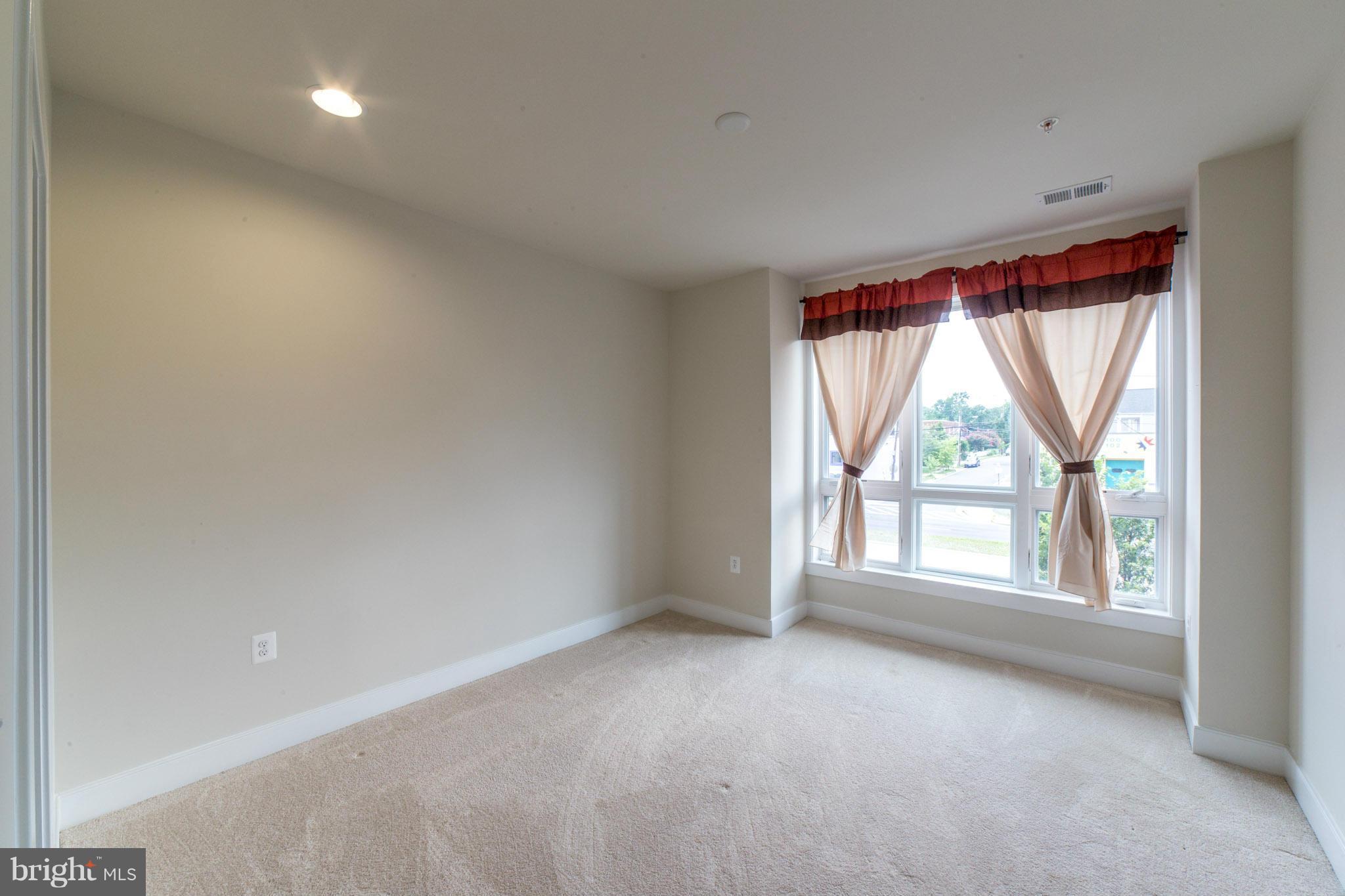 POTOMAC YARD - Residential Lease