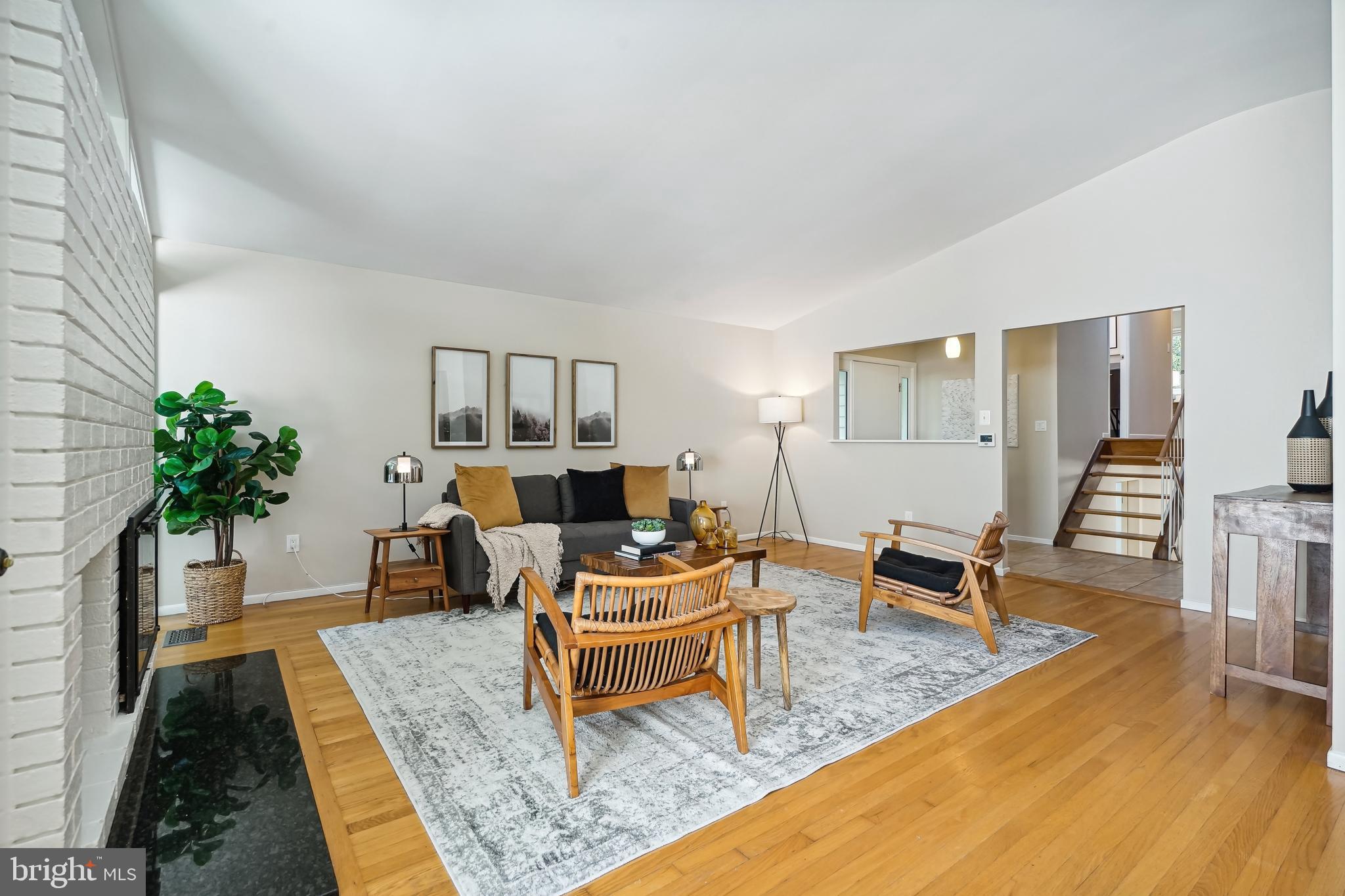 CARDEROCK SPRINGS - Residential