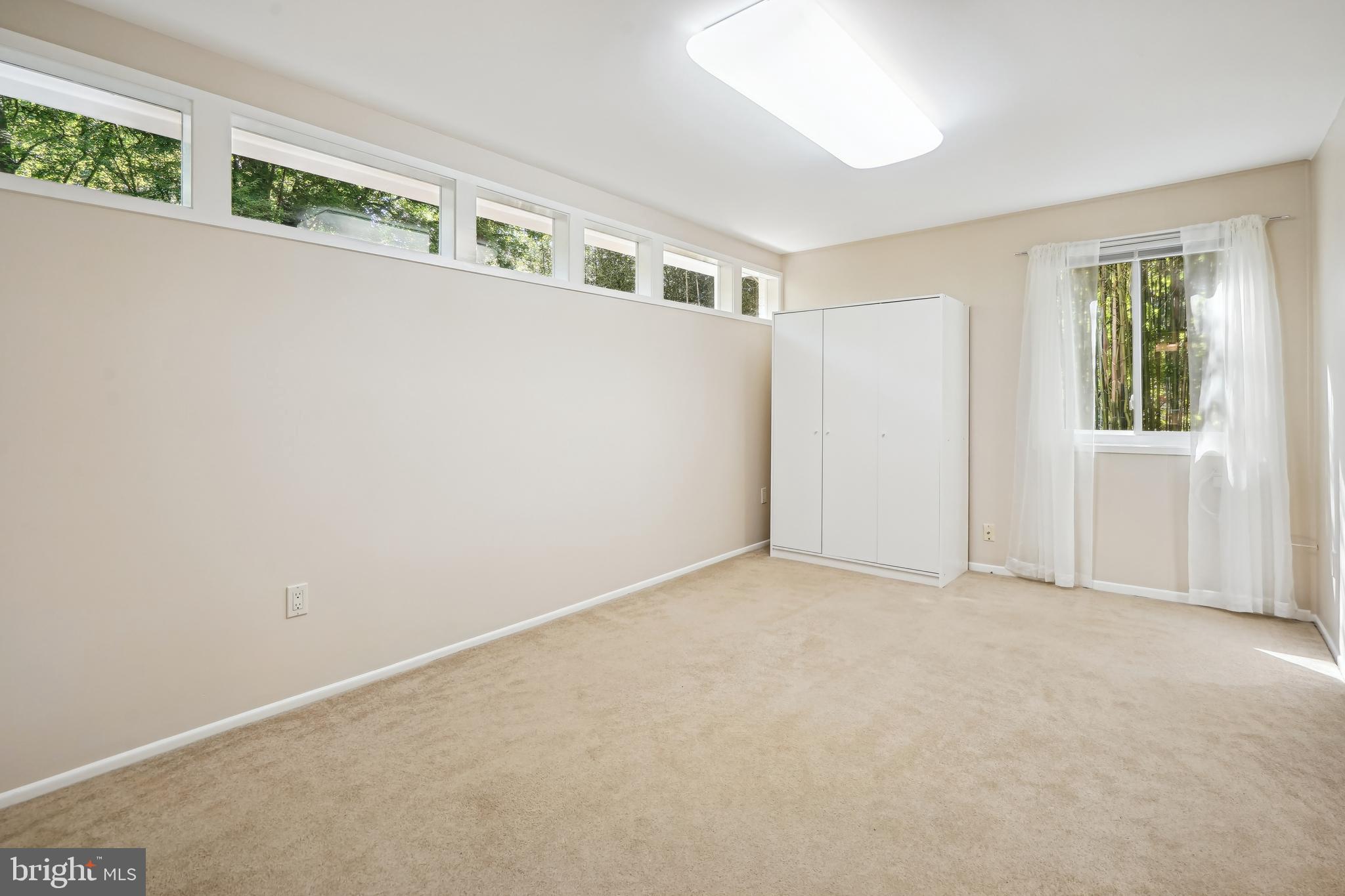 CARDEROCK SPRINGS - Residential