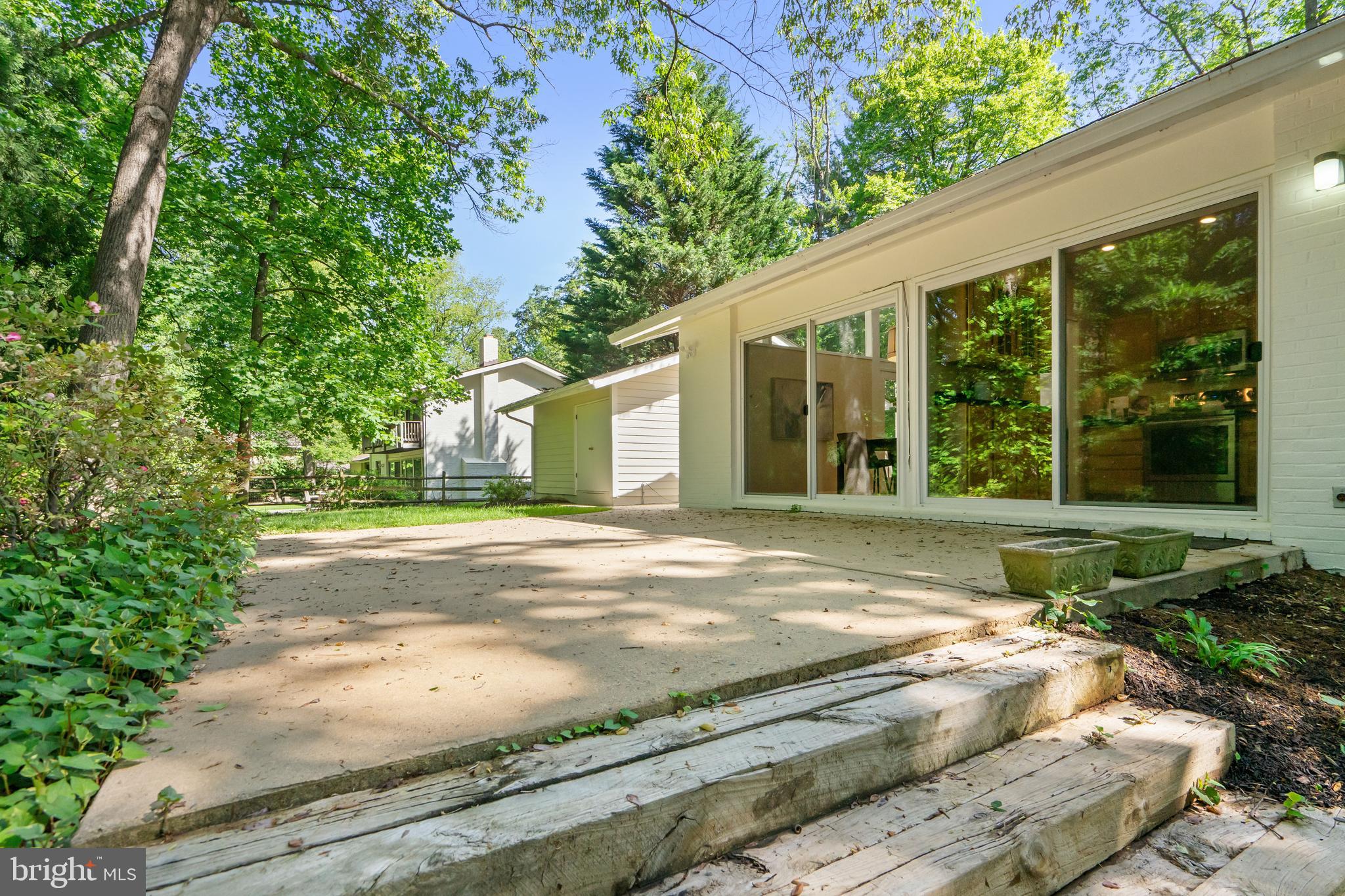 CARDEROCK SPRINGS - Residential