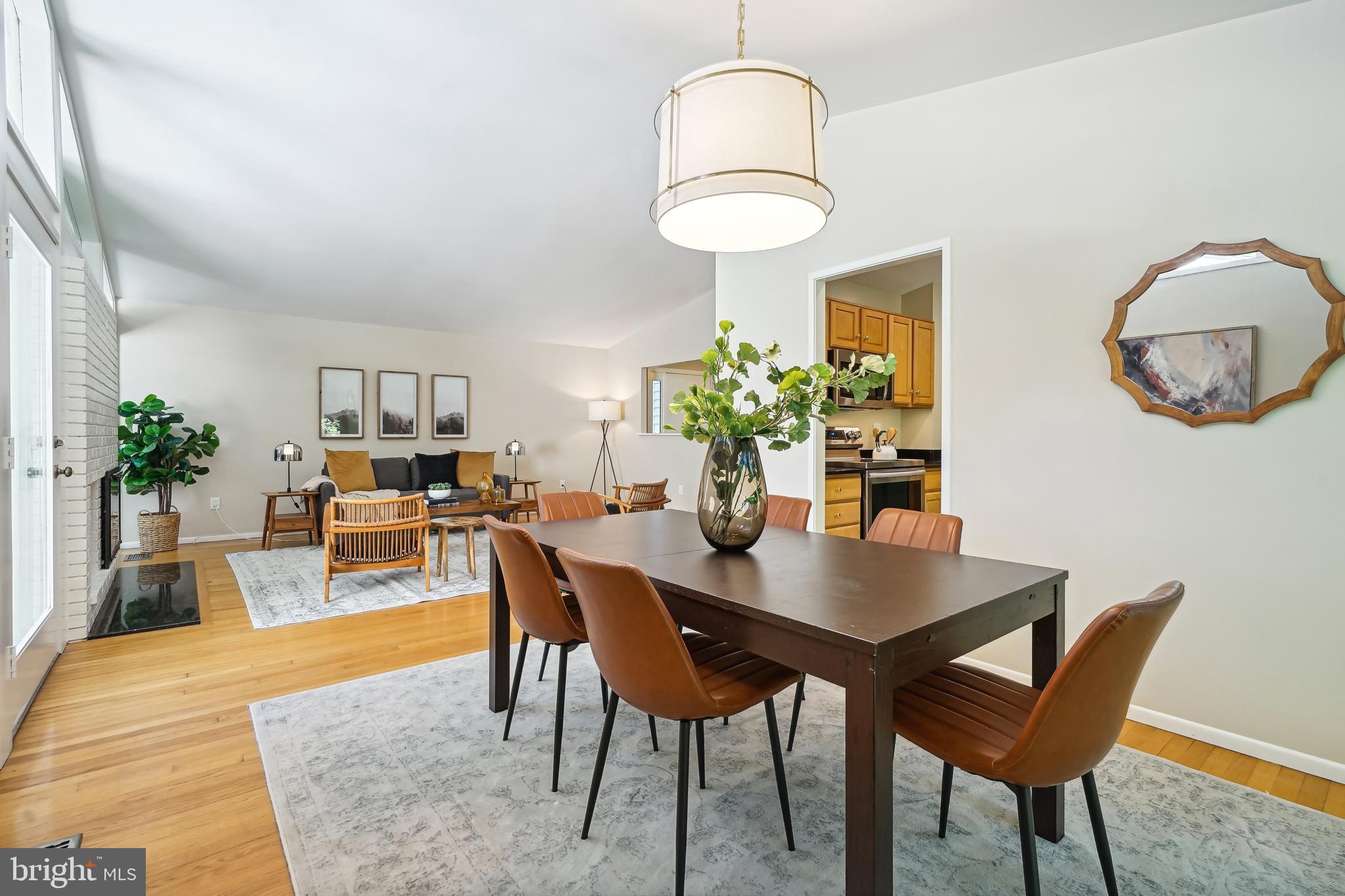 CARDEROCK SPRINGS - Residential